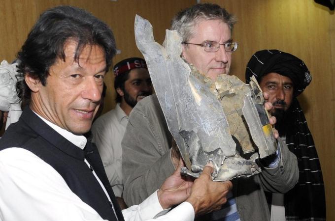Imran Khan condemend US drone strikes in Pakistan
