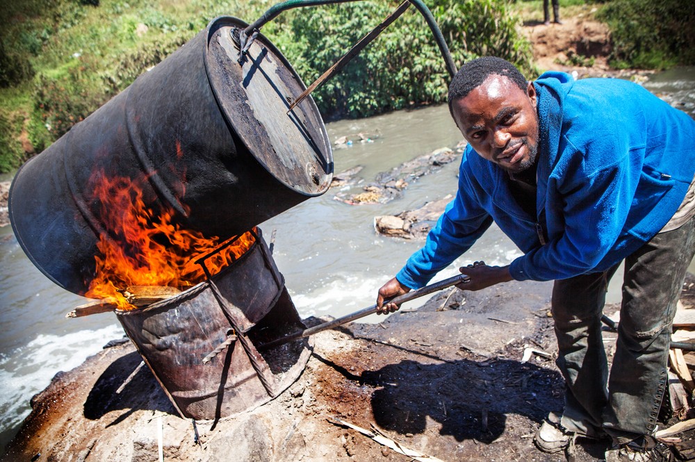 Changaa is often brewed in rivers contaminated with sewage. In Mathare 
slum, rich Kenyans and Indian businessmen invest in its production, but 
never come into the slum. They just collect the money through "runners".
 