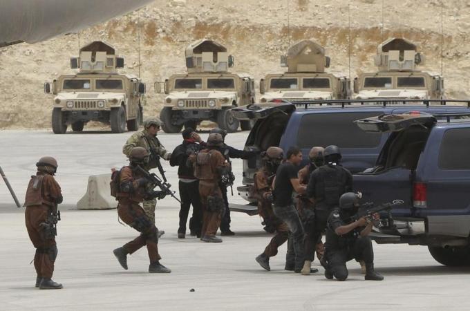 Jordanian and U.S. special forces demonstrate their skills during their