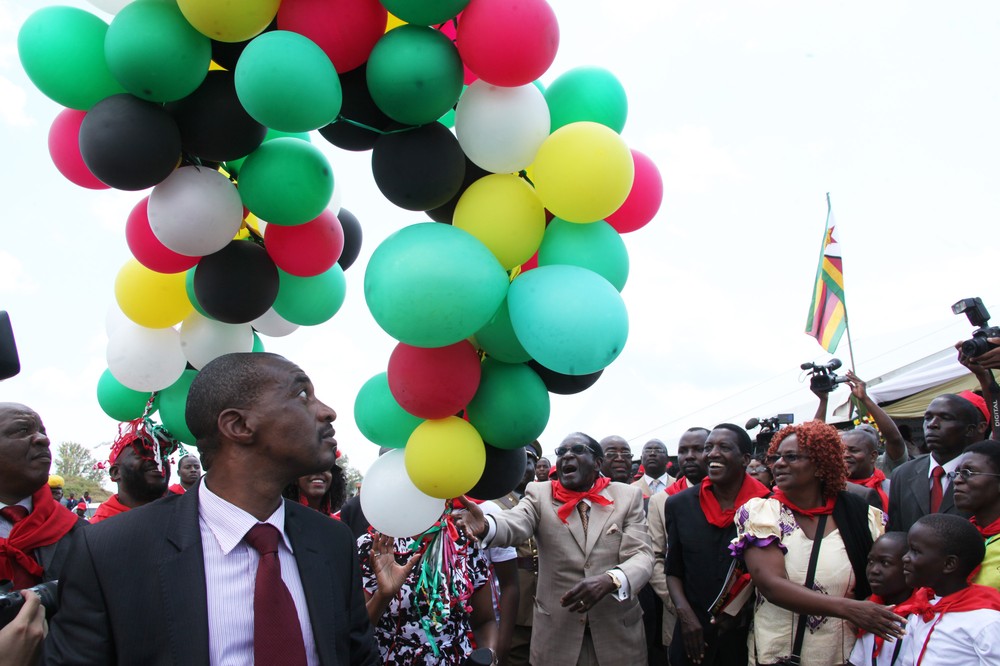 Zimbabwe(***)s president, Robert Mugabe,  released balloons into the air  during  celebrations to mark his 89th birthday.
