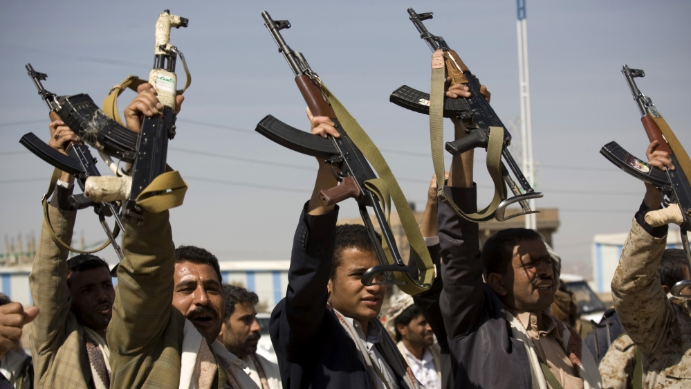 Houthis fighters