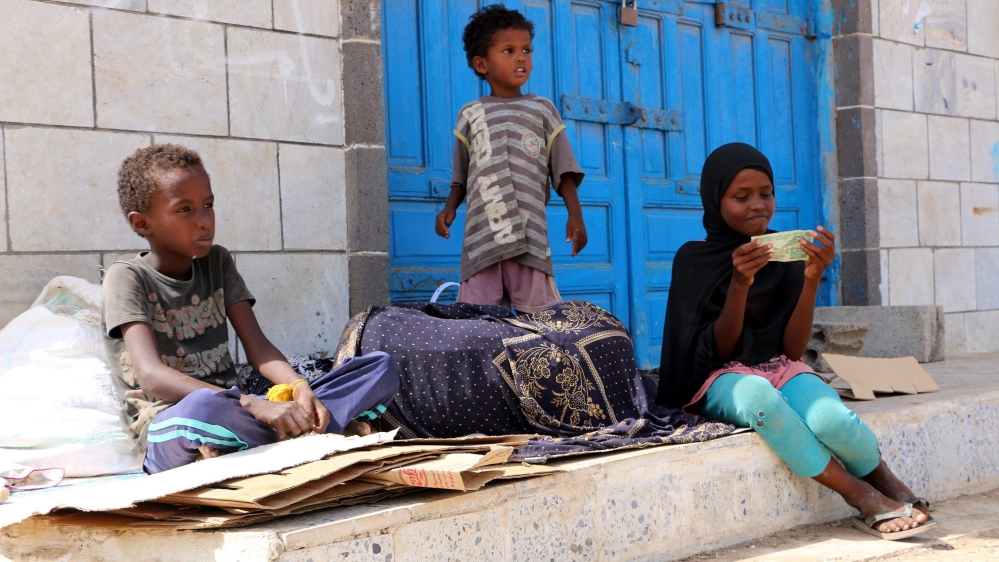 Food aid is distributed to those affected by conflict in Taiz