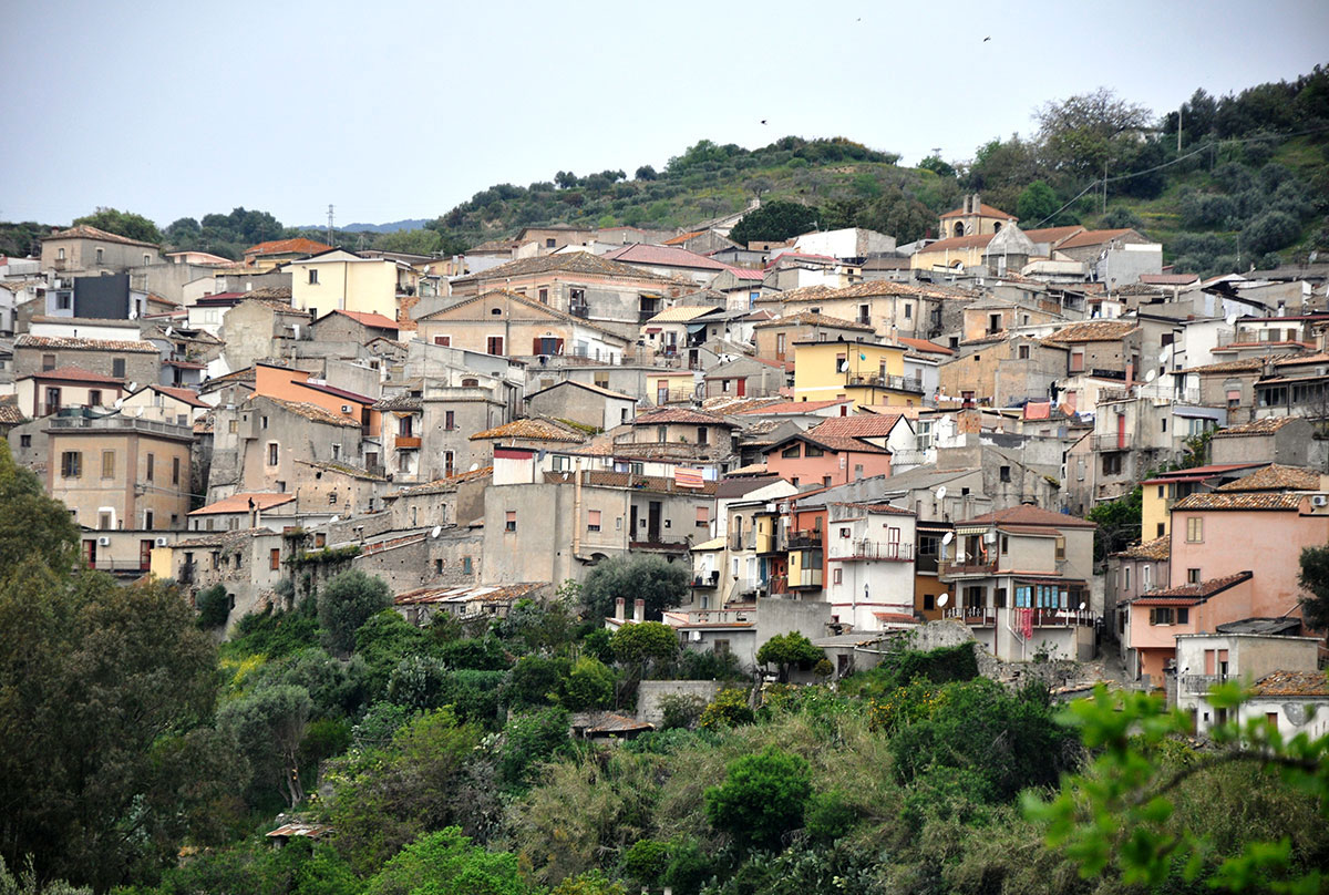 Refugees are welcome to Riace/ Please Do Not Use