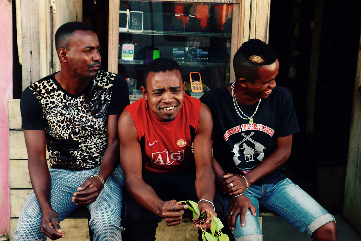 Coiffeurs and Khat/ Please Do Not Use