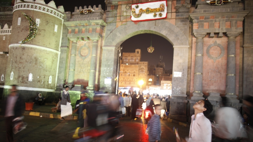 No one sleeps during Ramadan nights in Yemen [Khaled Abdullah/Reuters]
