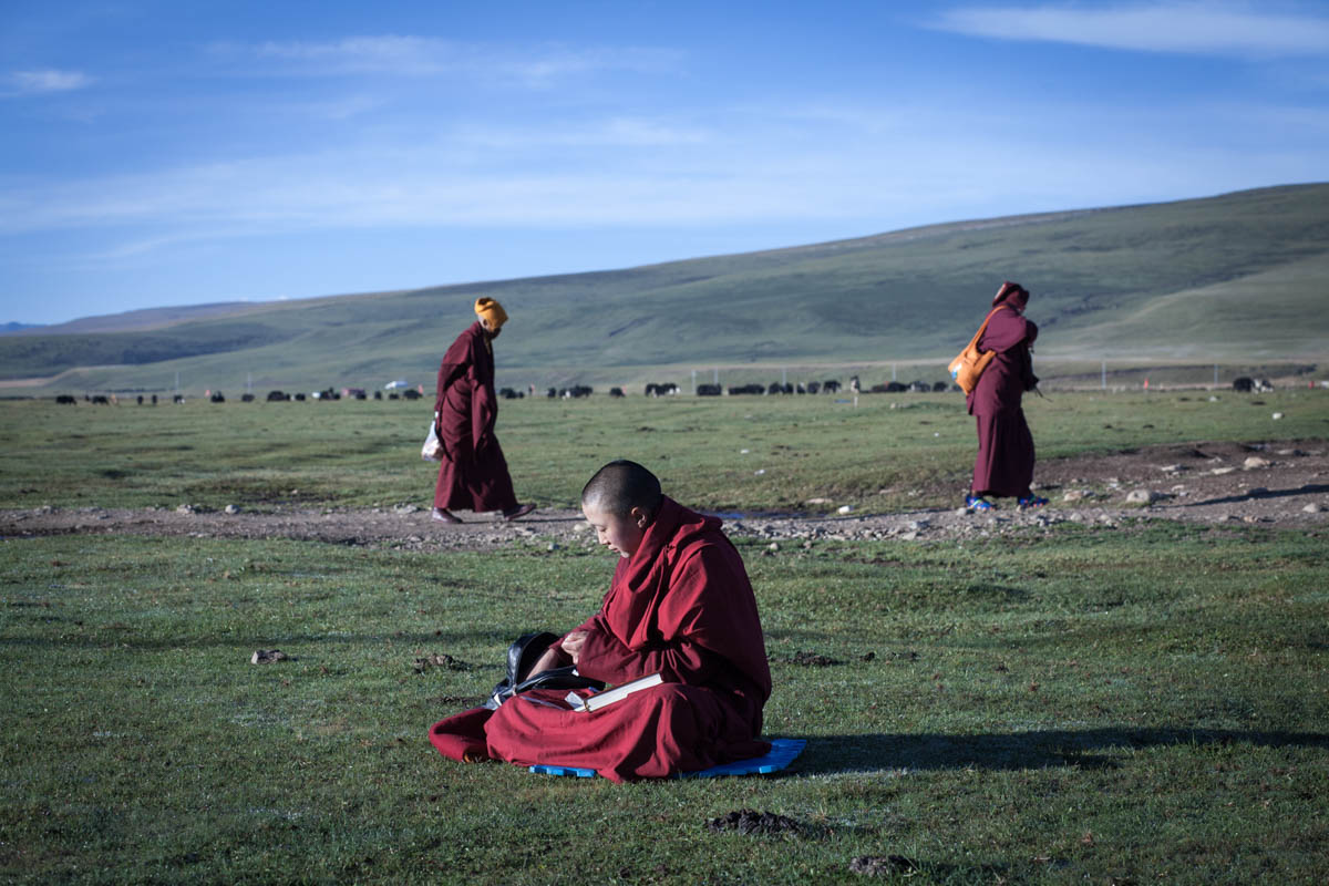 Yarchen Gar:  The mountain monastery