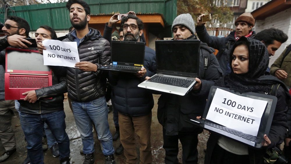 Kashmiri journalists protest