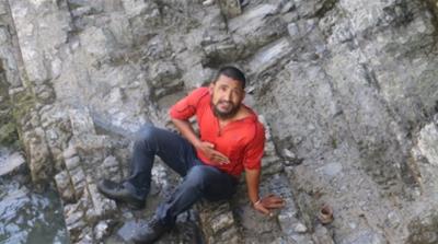 Ramesh Bishta crosses Nepal-India border