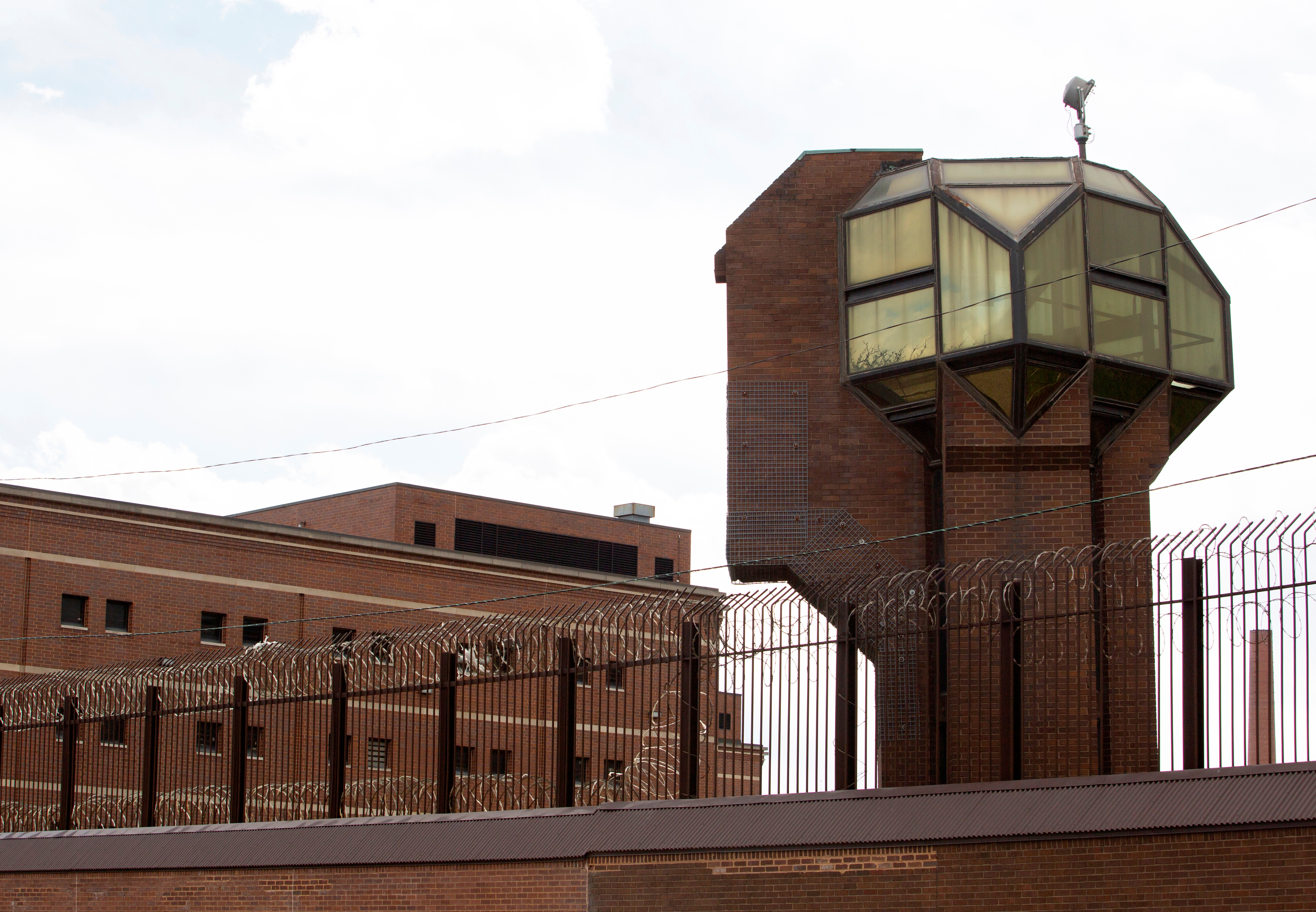 The exterior of Cook County Jail in Chicago, Illinois [File: REUTERS/Jim Vondruska]