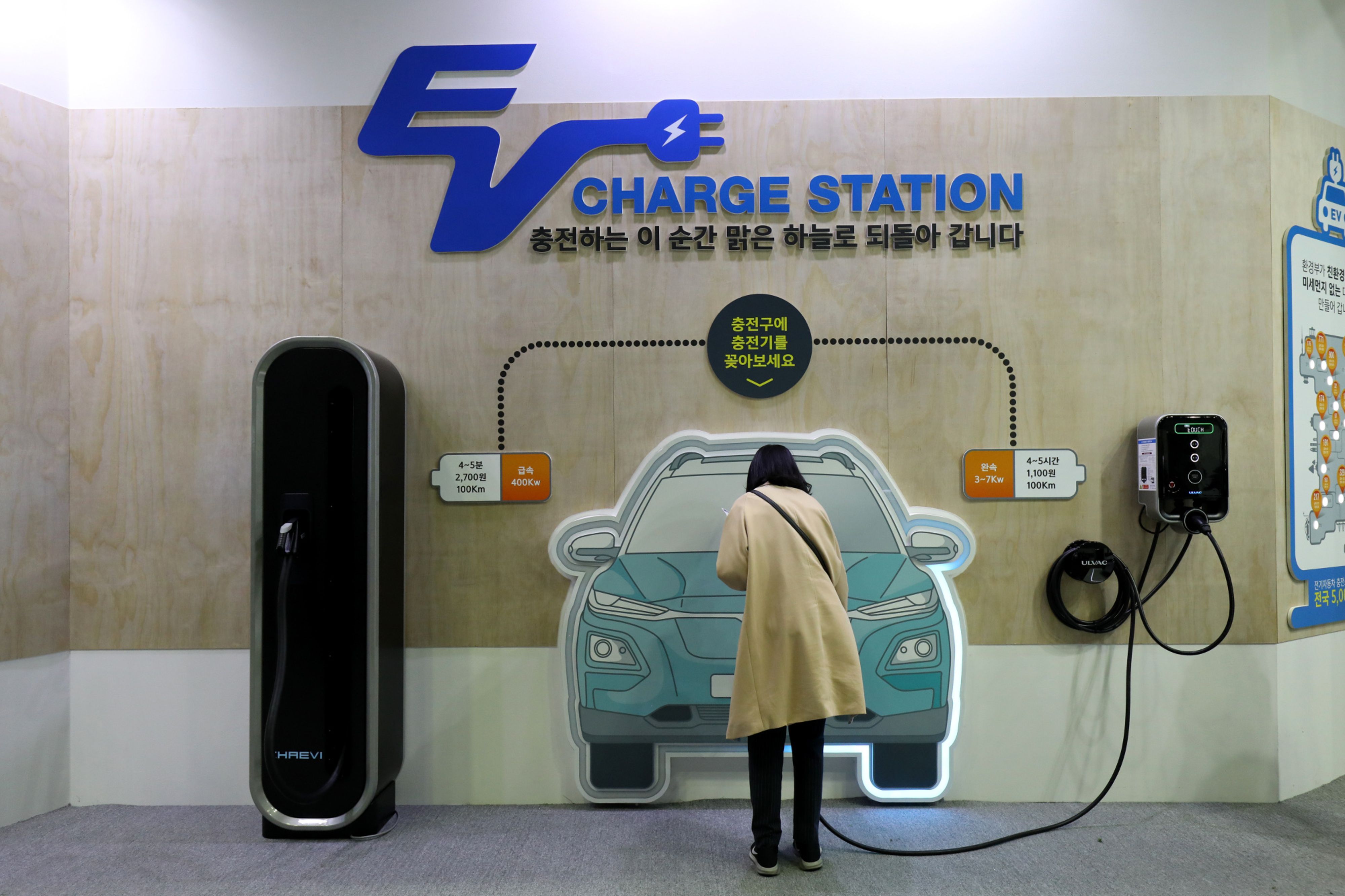 South Korea&#39;s economy is projected to shrink by 1.1 percent this year but has so far managed to avert the deep contractions suffered by other big economies [File: SeongJoon Cho/Bloomberg]