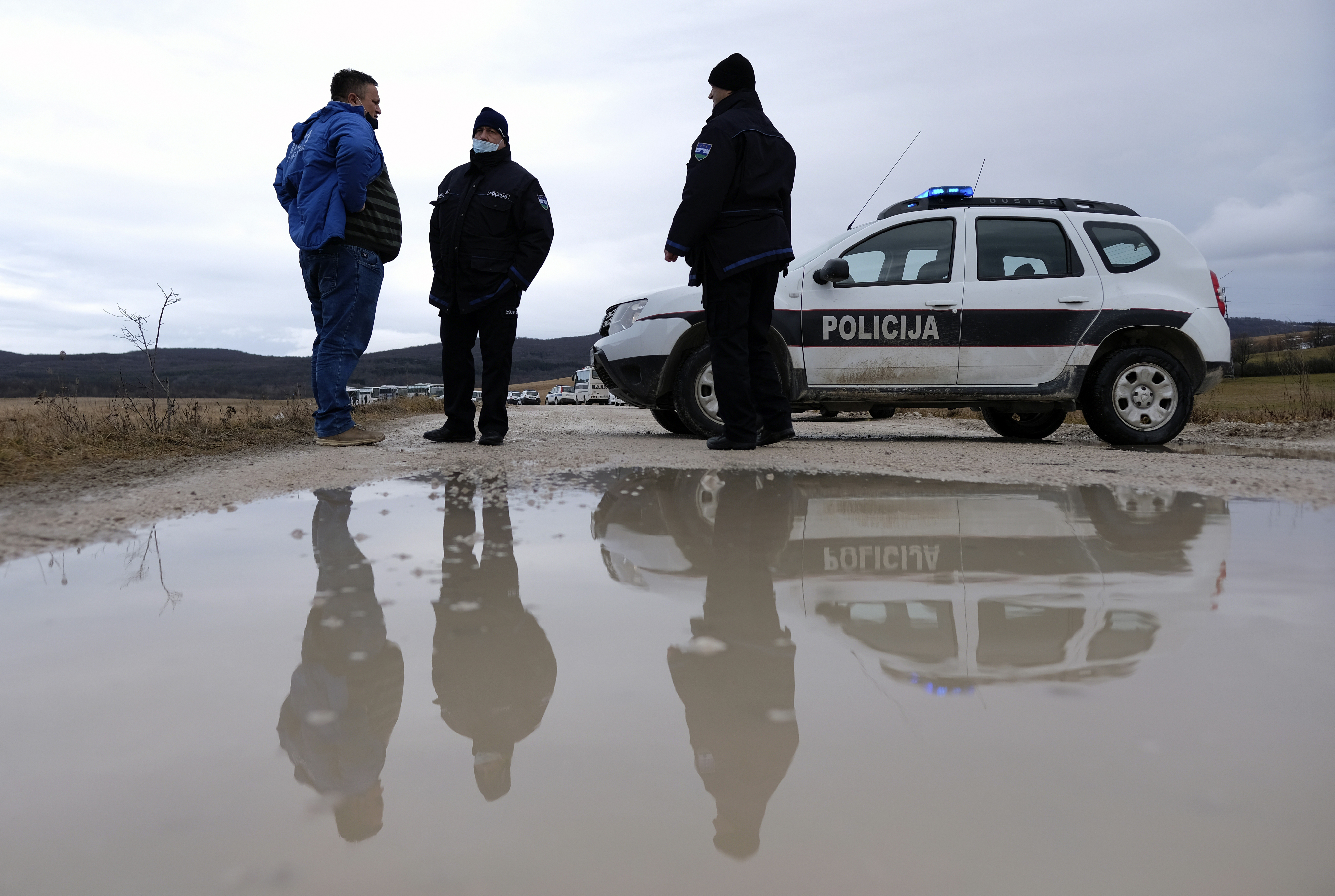 Bosnia&#39;s border with Croatia has in recent years become a major crossing point for migrants and refugees aiming to reach the EU [File: Kemal Softic/AP Photo]