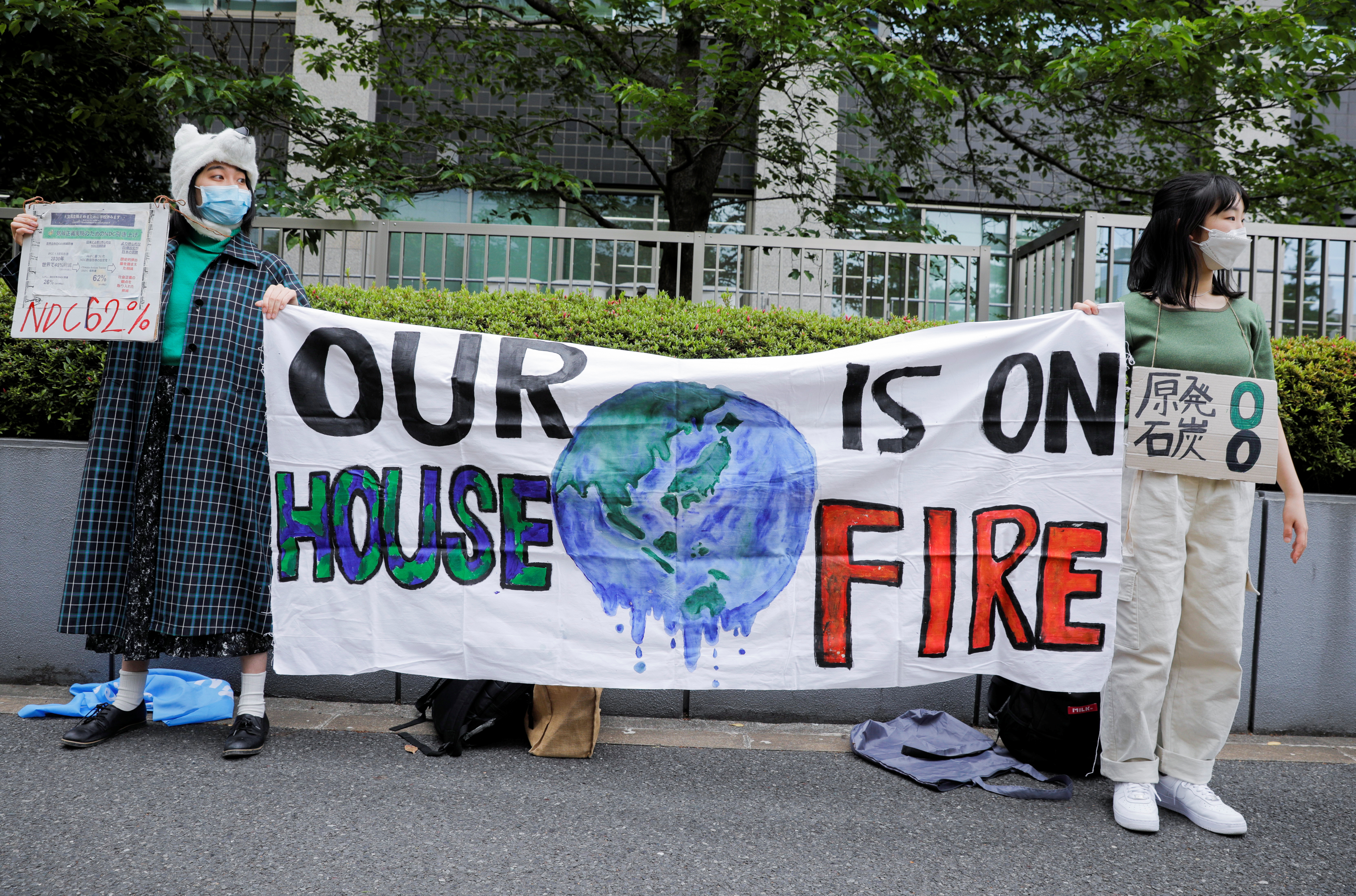 The purpose of the Earth Day Summit, say United States officials, is to highlight the urgency of climate action and underscore the economic benefits to be reaped from investing in renewable energy as well as minimising the catastrophic impacts of global warming [Androniki Christodoulou/Reuters]