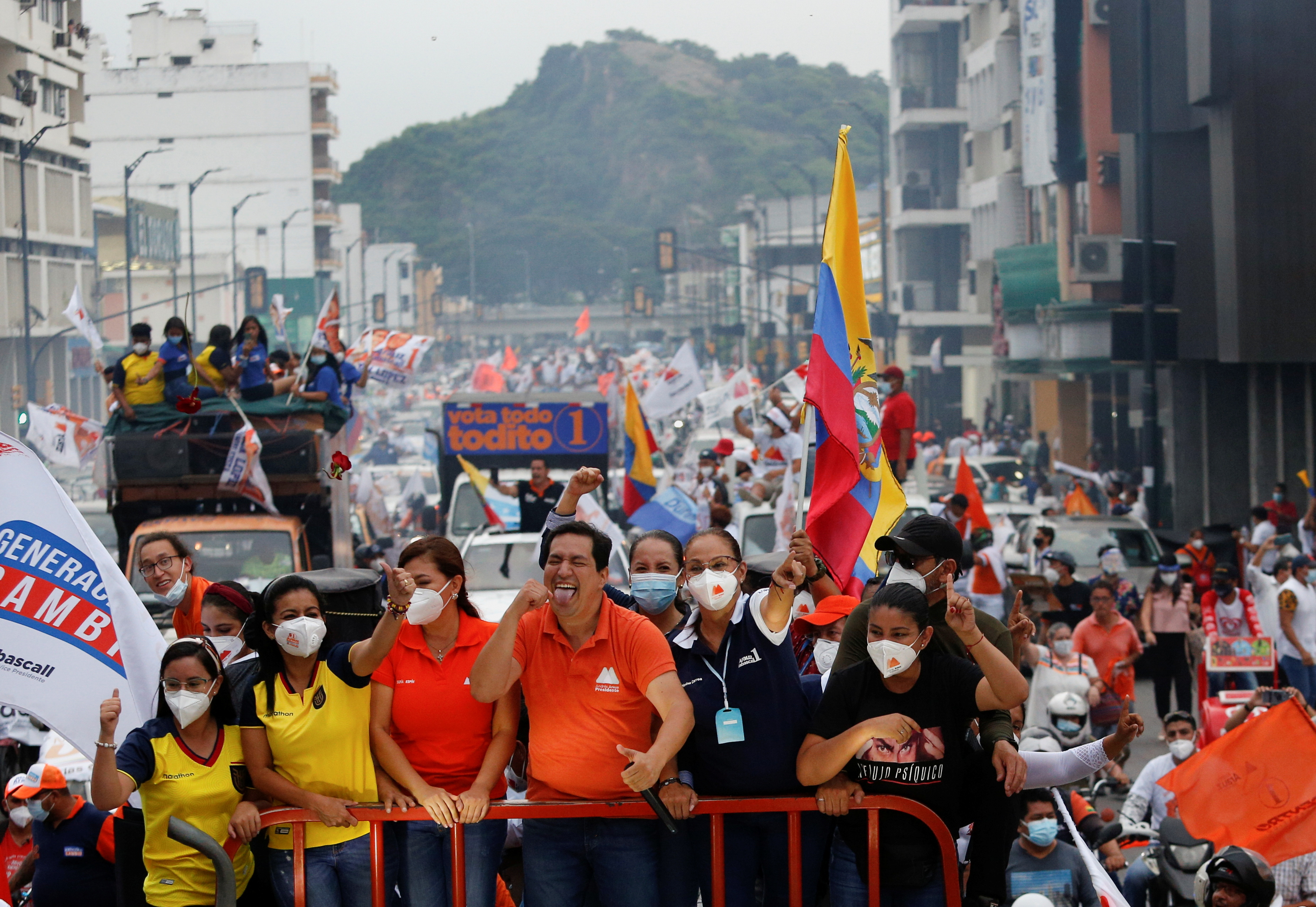 Ecuador&#39;s presidential candidate Andres Arauz gestures as he attends a closing campaign rally, in Guayaquil, Ecuador April 7, 2021 [Santiago Arcos/Reuters]