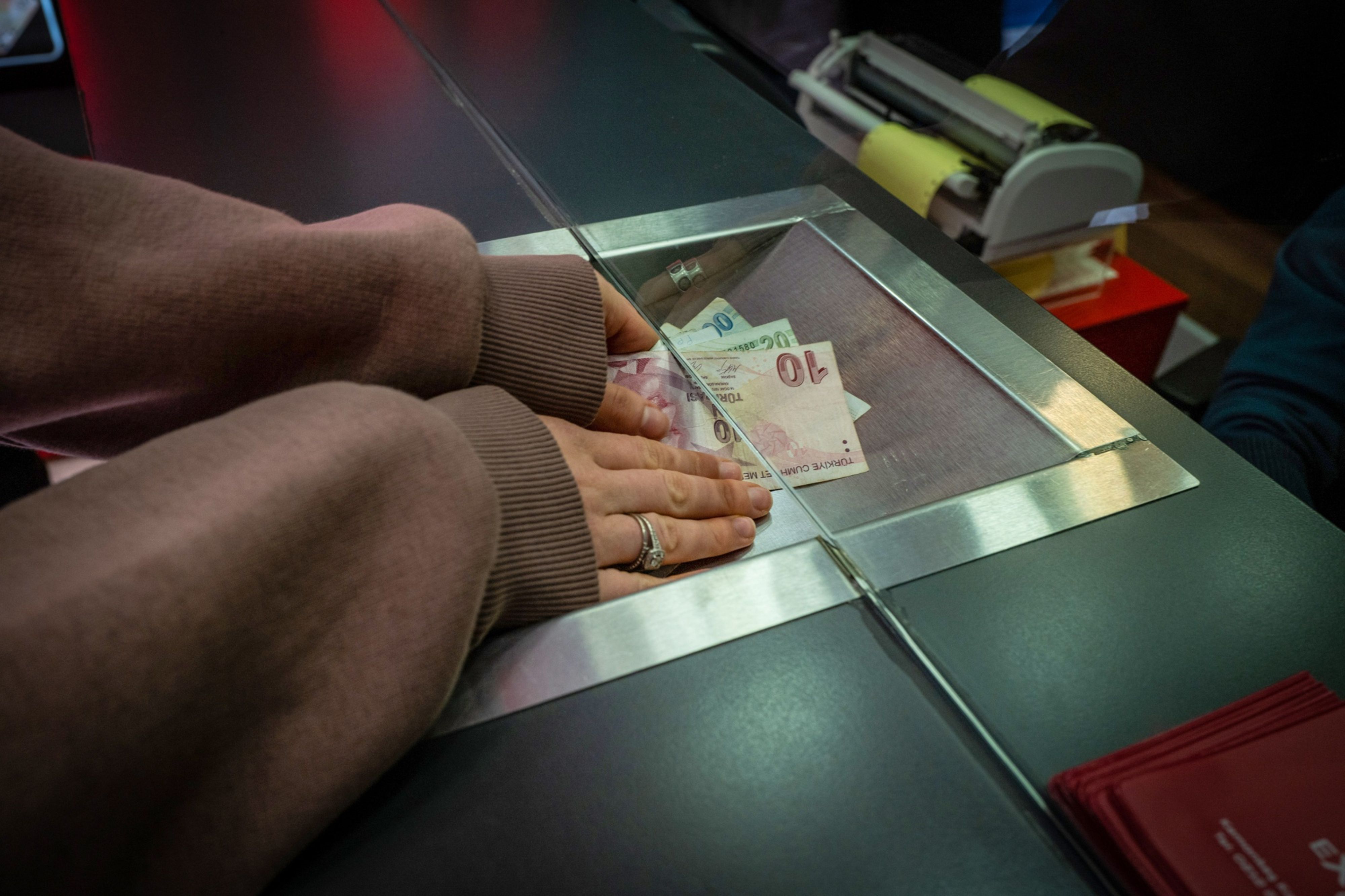 Turkey&#39;s wealth amnesty law allows individuals and companies to repatriate previously undisclosed assets held abroad or declare assets held in Turkey without a tax penalty [File: Nicole Tung/Bloomberg]