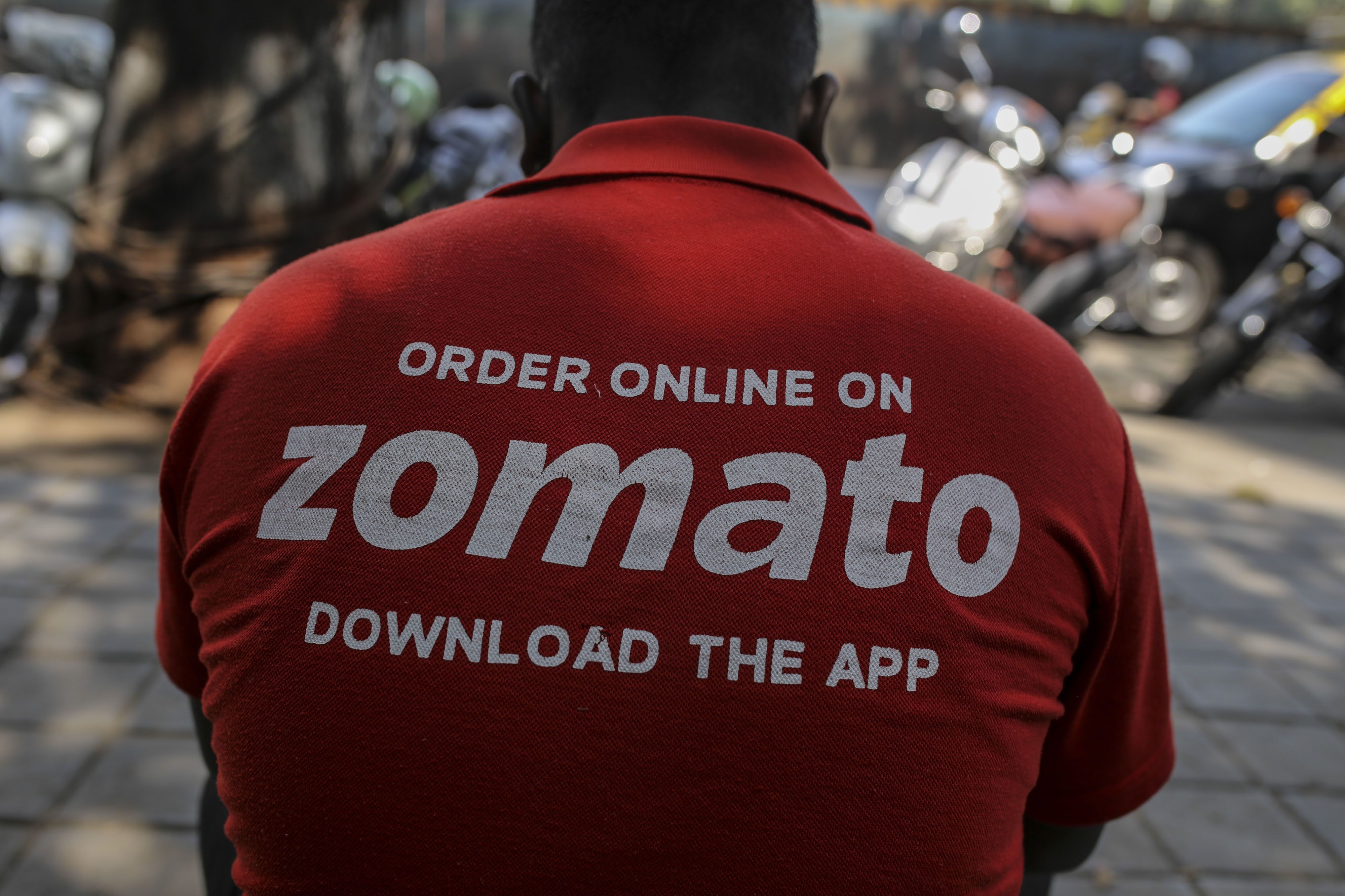 Zomato Ltd founder Deepinder Goyal is worth $650m based on his current 4.7% stake in Zomato, according to the Bloomberg Billionaires Index, and he also owns more than 368 million options that vest over the next six years, which if exercised would almost double his stake in the company [File: Dhiraj Singh/Bloomberg]