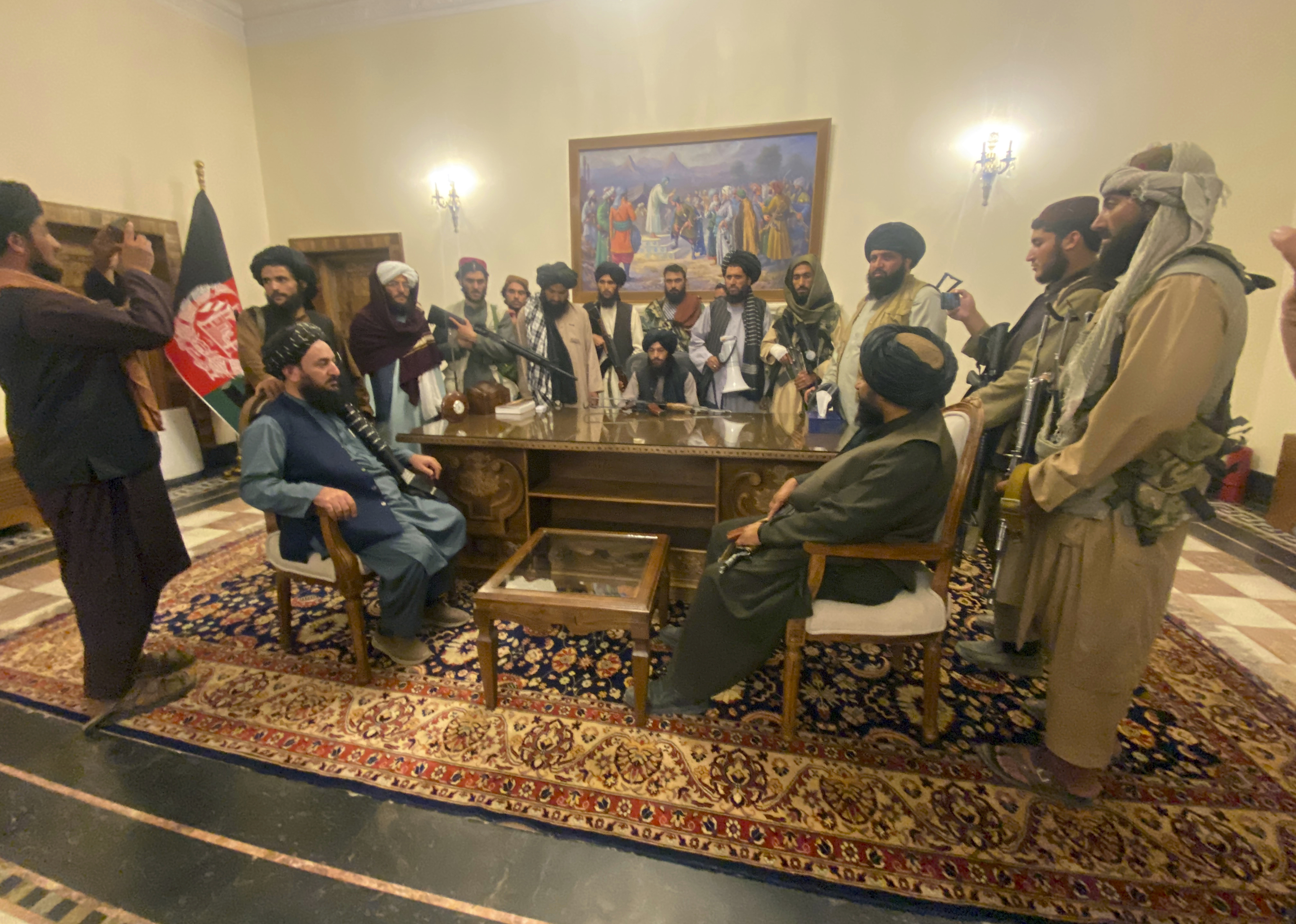 Taliban fighters take control of Afghan presidential palace after Afghan President Ashraf Ghani fled the country, in Kabul, Afghanistan on August 15, 2021 [AP/Zabi Karimi]