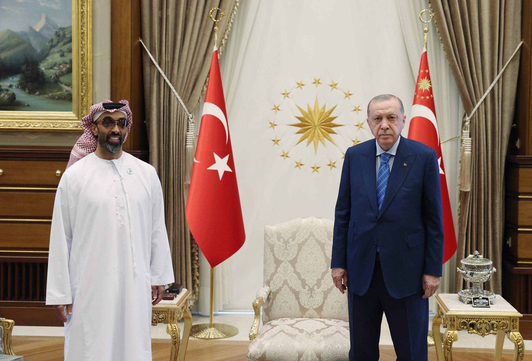 UAE National Security Adviser Sheikh Tahnoun bin Zayed Al Nahyan and Turkish President Recep Tayyip Erdoğan [Twitter/ TC Cumhurbaşkanlığı]