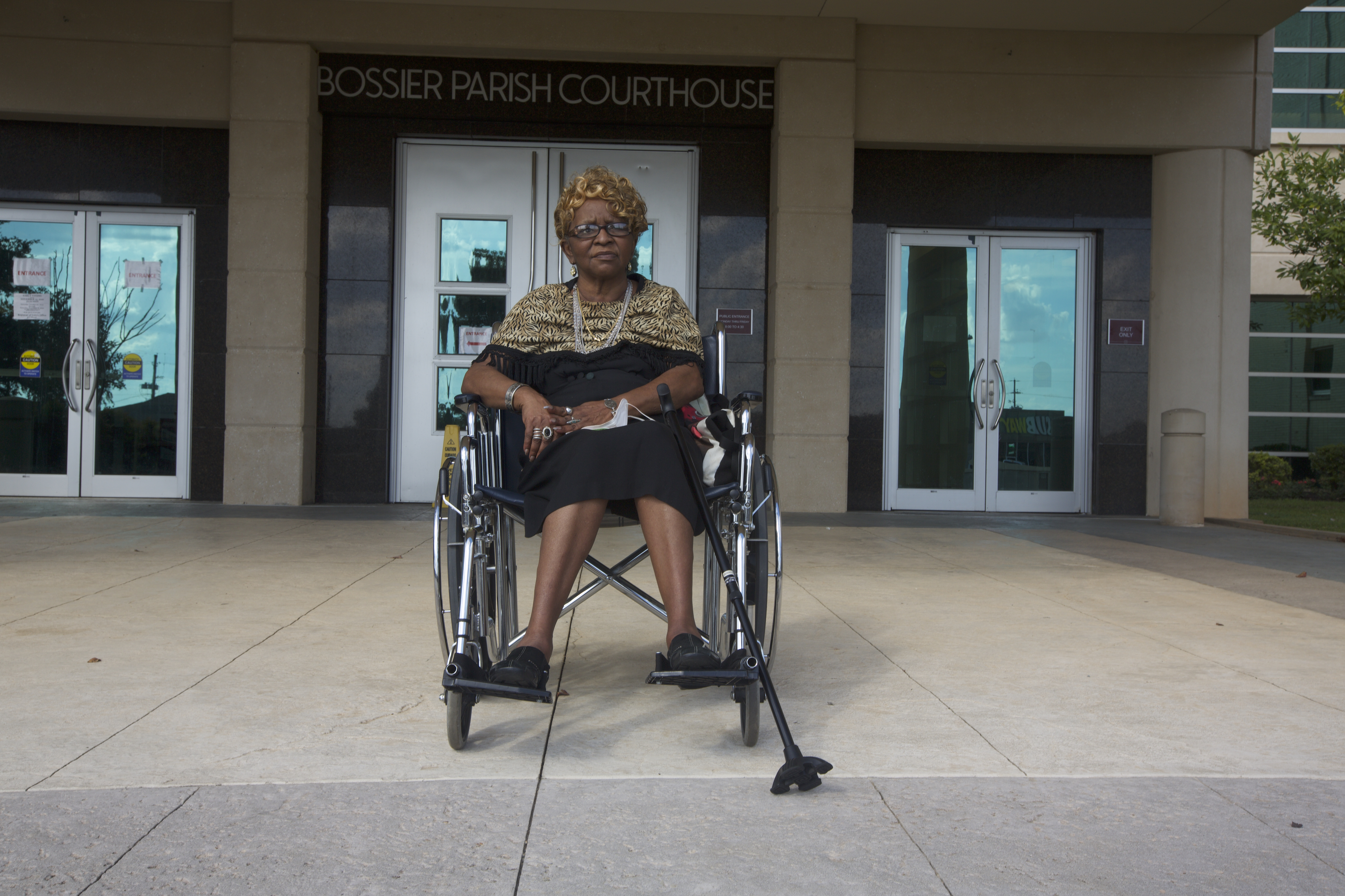 Mollie Peoples headed to the Bossier Parish Courthouse on October 21, 2021 for a hearing for her son Brandon Jackson who was convicted of armed robbery 24 years ago [Nicholas Chrastil/The Lens]