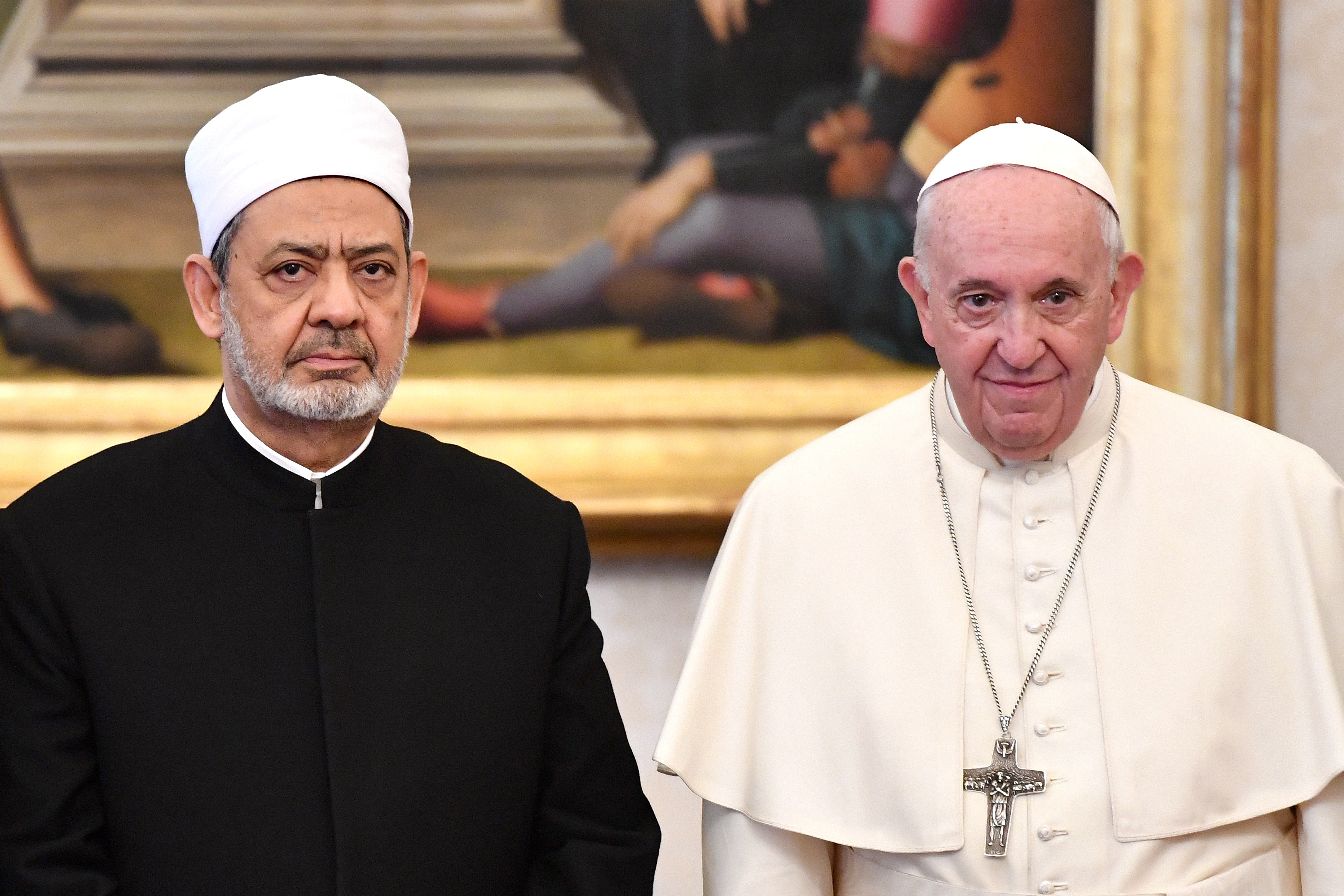 Grand Imam Sheikh Ahmed al-Tayeb and Pope Francis were among 40 faith figures telling world leaders to act meaningfully on the climate emergency [File: Alberto Pizzoli via Reuters]