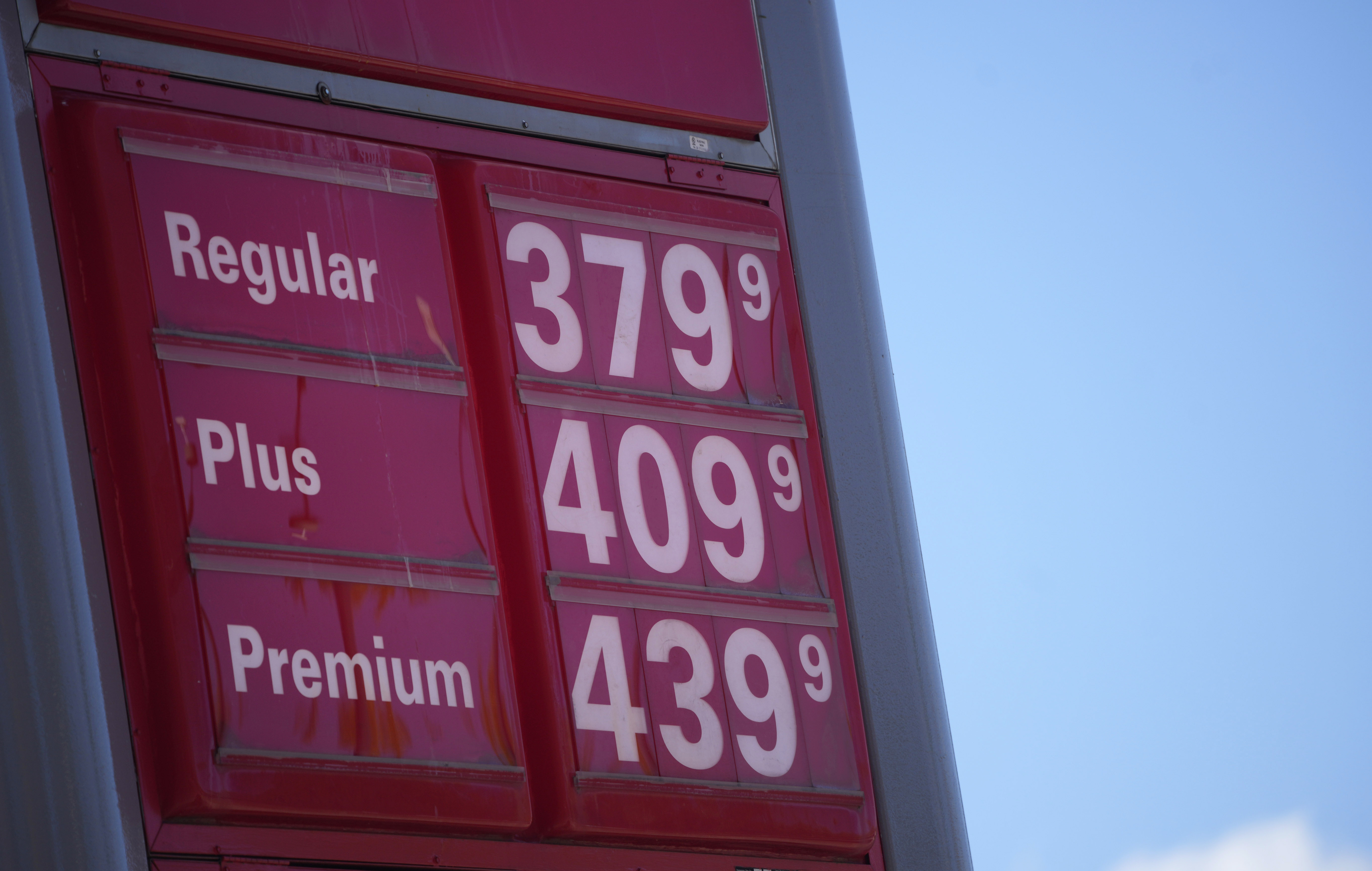 The one-year expected change in the cost of petrol rebounded to 9.4 percent in October from 5.9 percent the month before, the New York Fed&#39;s monthly survey of consumer expectations found [File: David Zalubowski/AP]