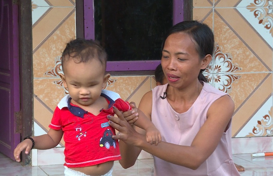 Narendra was born without eyes in a village in Indonesia&#39;s Lombok [Jessica Washington/ Al Jazeera]