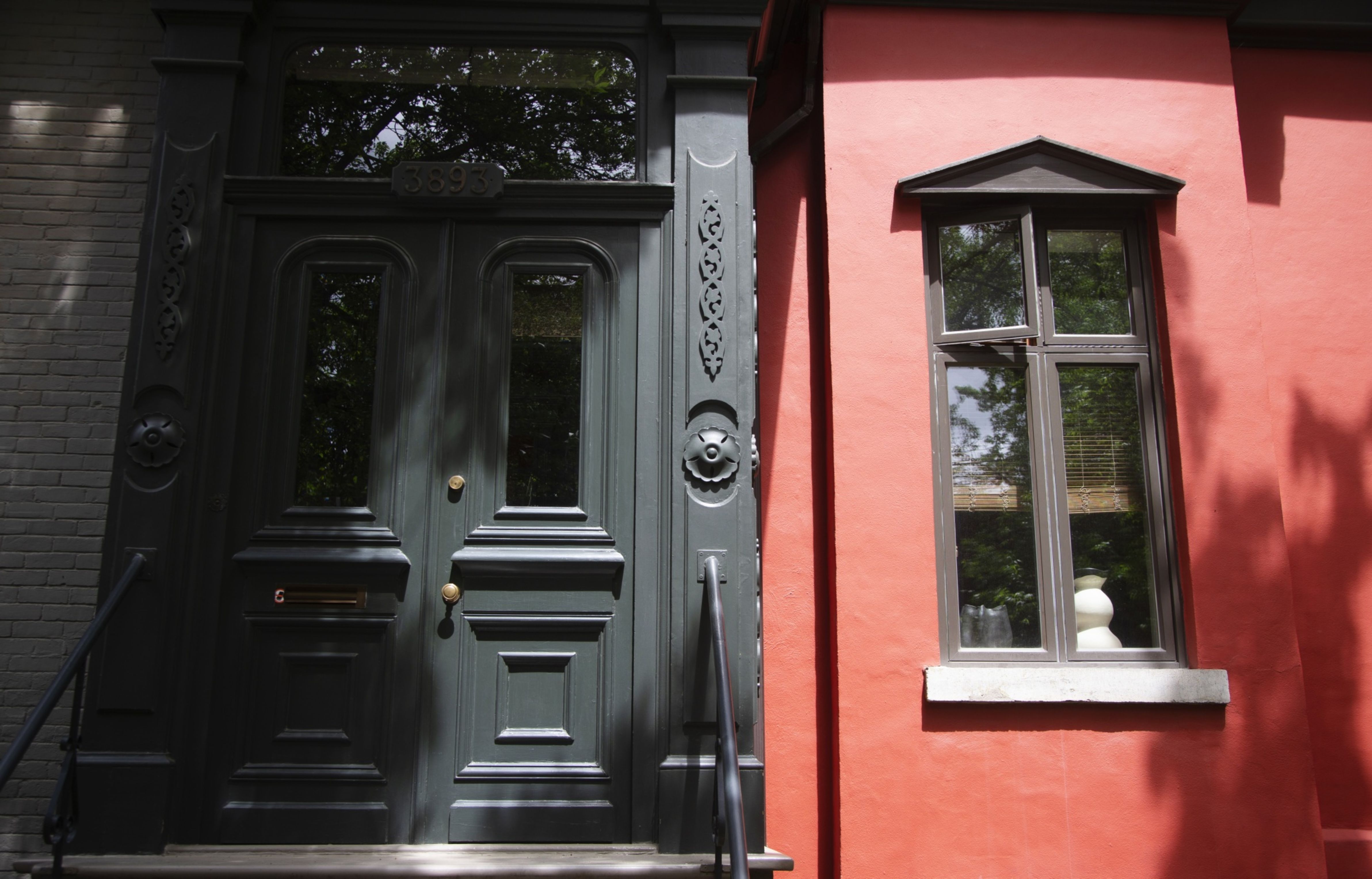 Home prices in Canada rose 2.5 percent in December from the previous month and were up 26.6 percent from the same period a year ago [File: Christinne Muschi/Bloomberg]