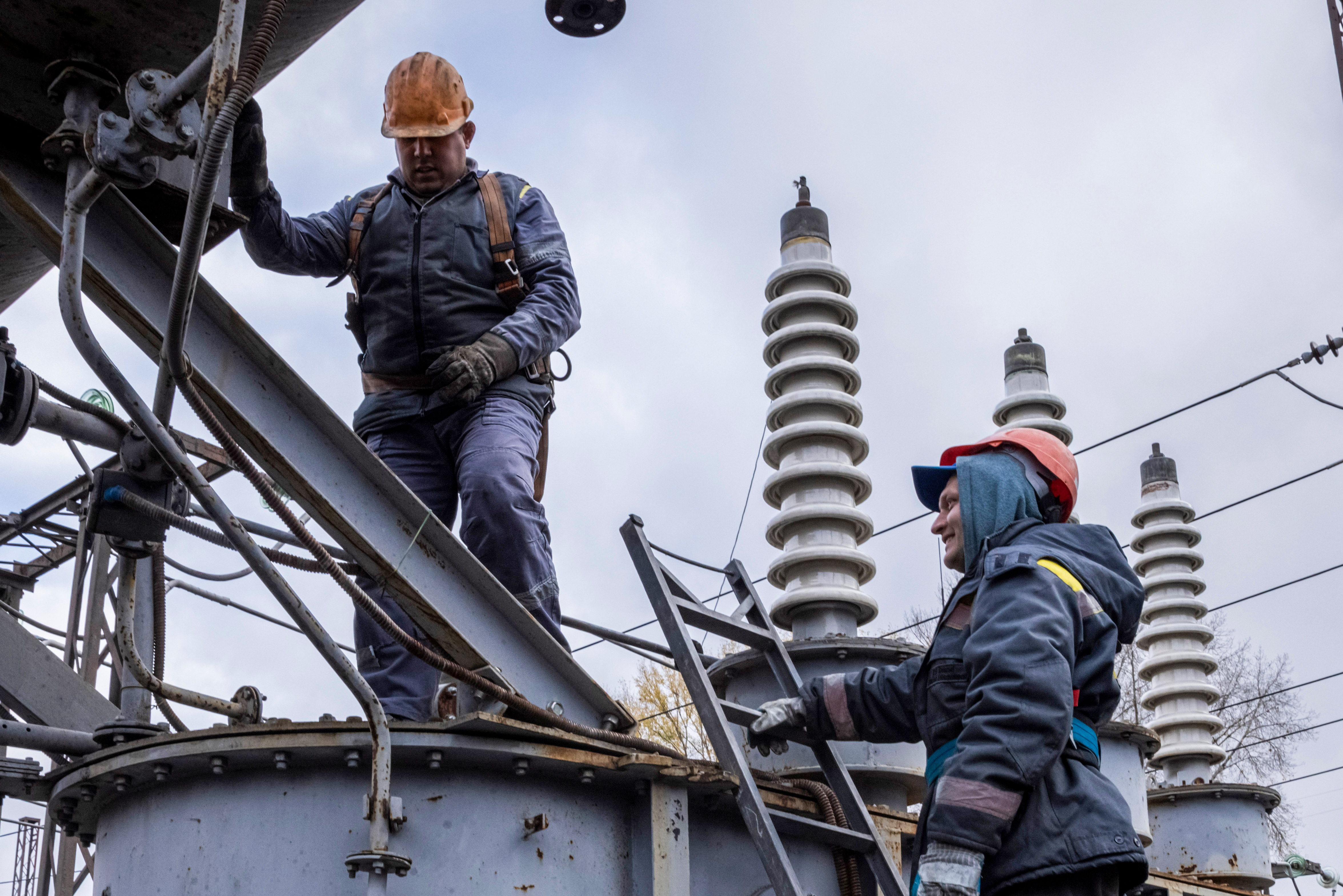 KYIV REGION, UKRAINE - NOVEMBER 04: Workers repair infrastructure in a power plant that was damaged by a Russian air attack in October, on November 04, 2022 in Kyiv Oblast, Ukraine. Electricity and heating outages across Ukraine caused by missile and drone strikes to energy infrastructure have added urgency preparations for winter. (Photo by Ed Ram/Getty Images)