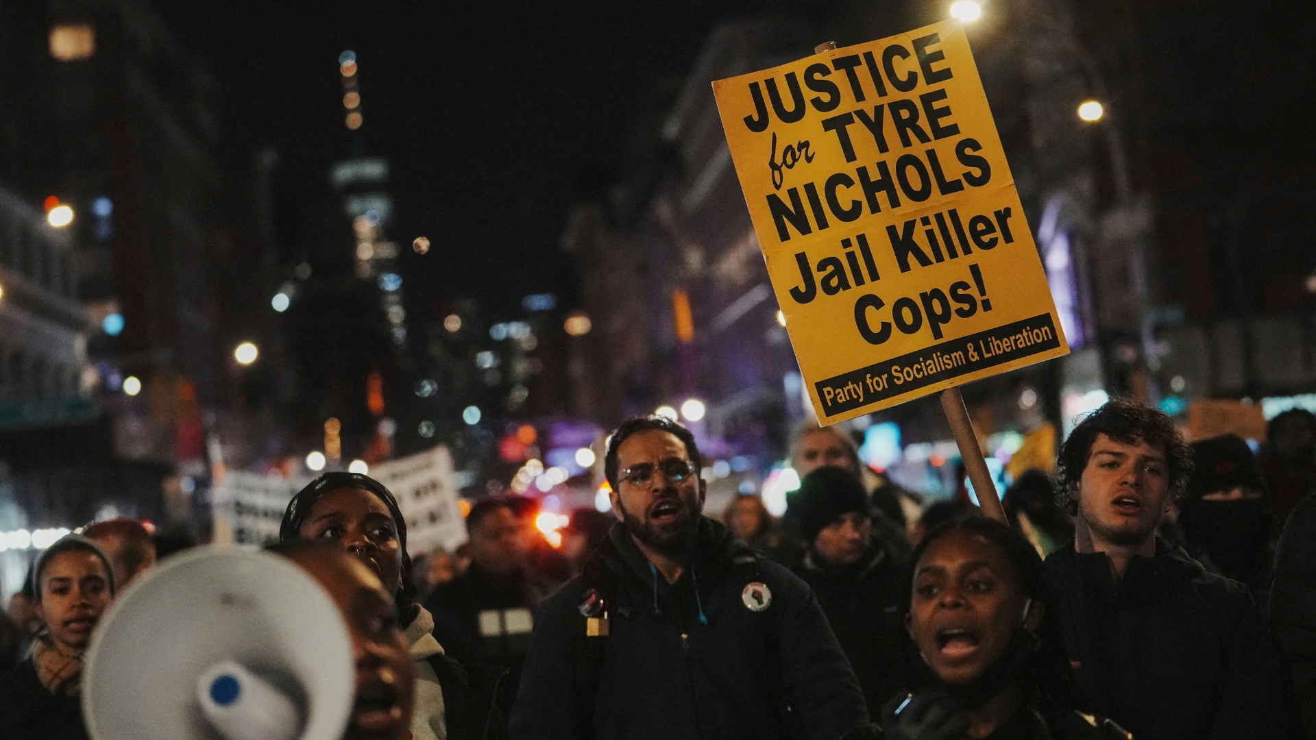 People protest against the police killing of Tyre Nichols in the US