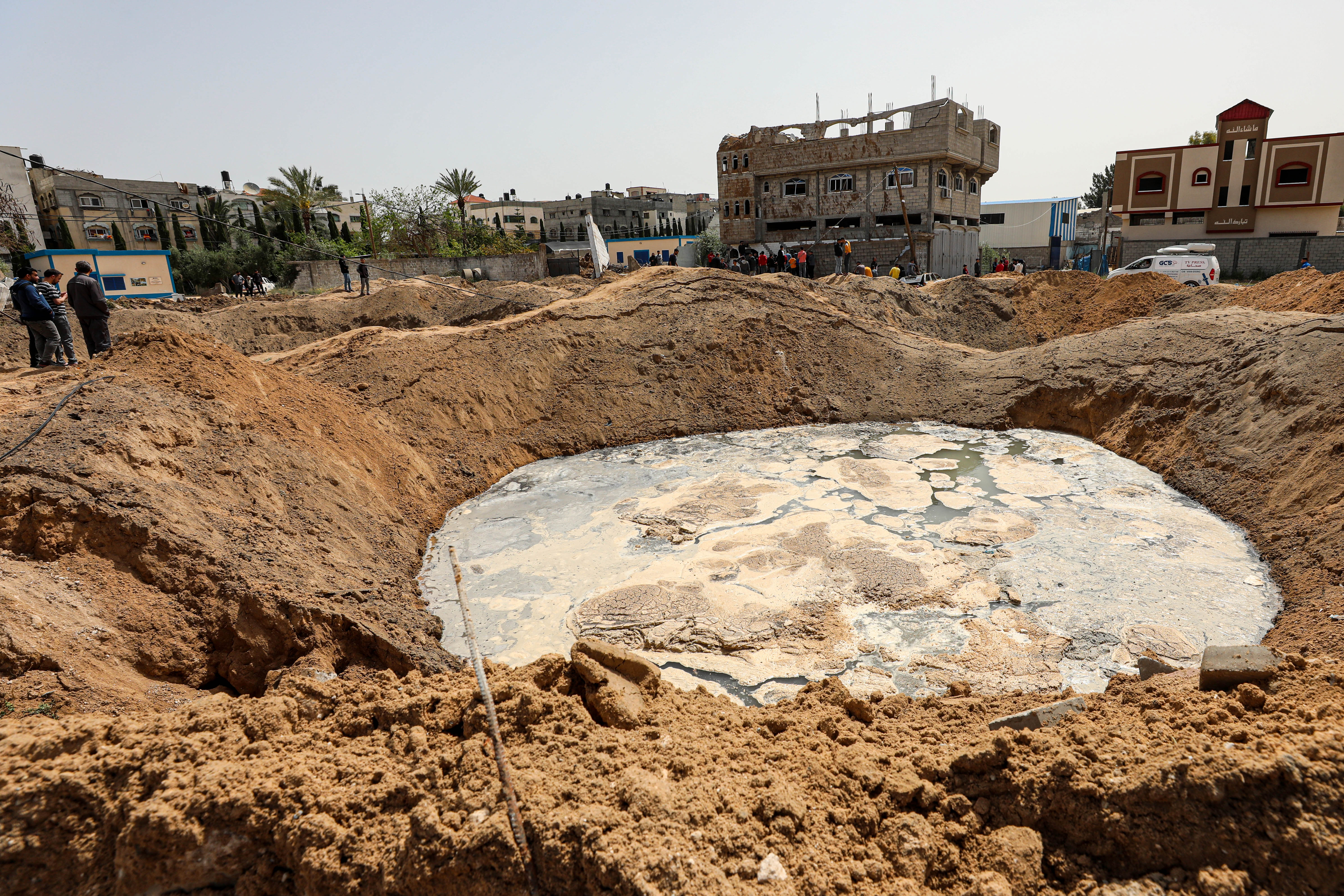 Israeli bombing last night on Gaza