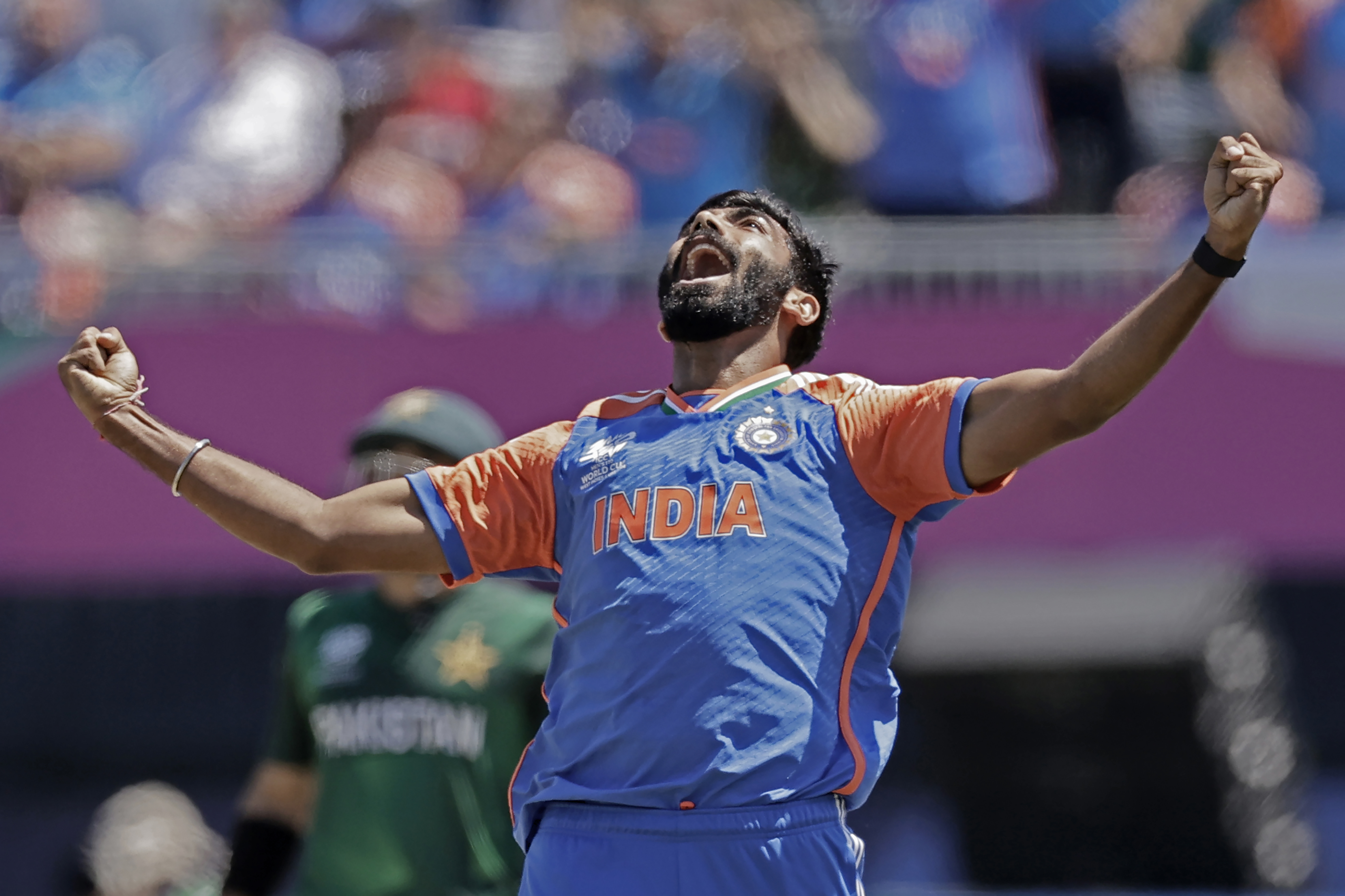India and Pakistan cricket fans bring the party to the USA
