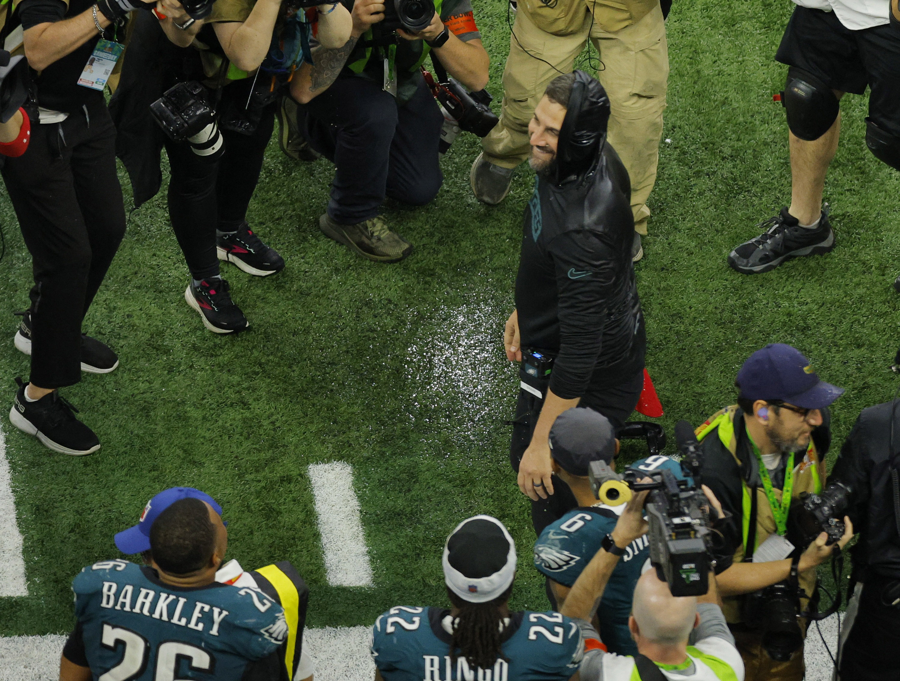 Football - NFL - Super Bowl LIX - Philadelphia Eagles v Kansas City Chiefs - Caesars Superdome, New Orleans, Louisiana, United States - February 9, 2025 Philadelphia Eagles head coach Nick Sirianni celebrates with Darius Slay Jr. and A.J. Brown during the fourth quarter REUTERS/Brian Snyder