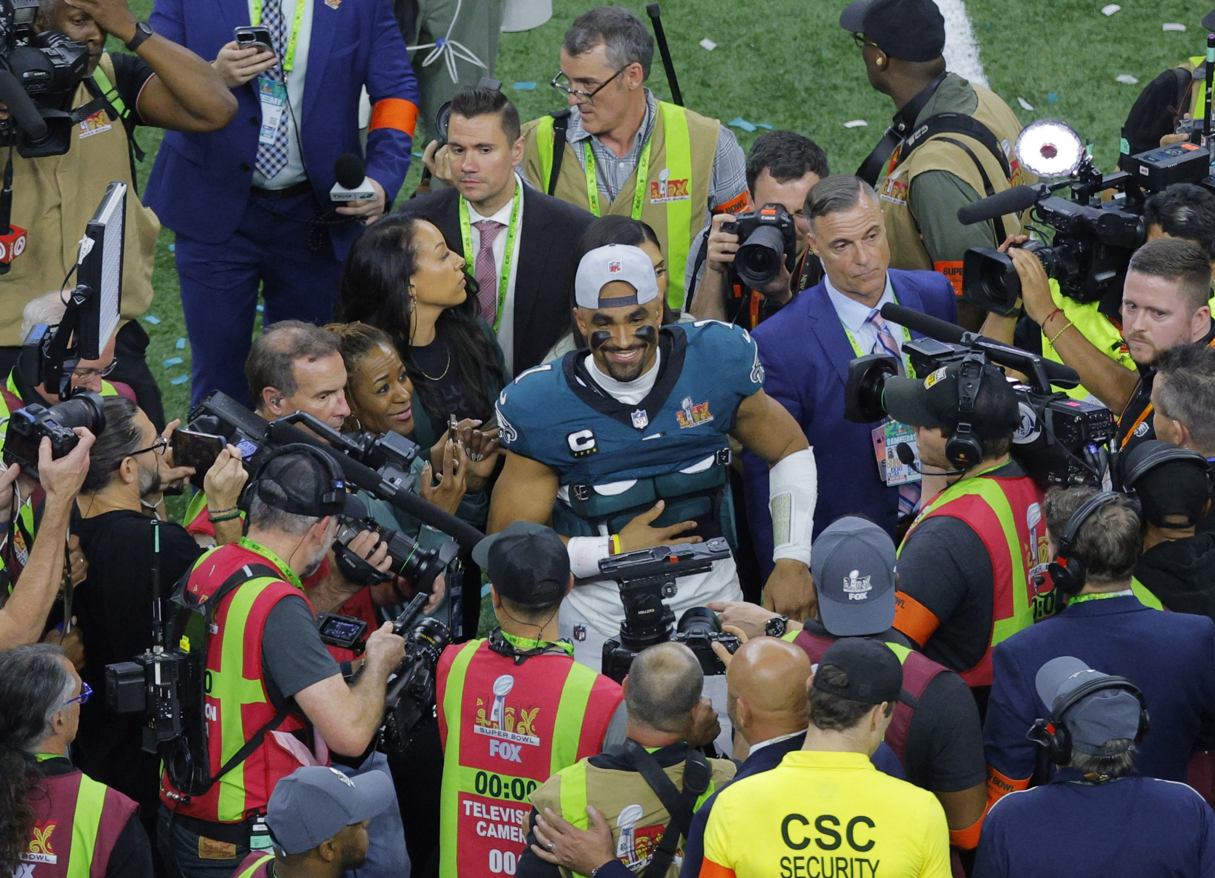 Football - NFL - Super Bowl LIX - Philadelphia Eagles v Kansas City Chiefs - Caesars Superdome, New Orleans, Louisiana, United States - February 9, 2025 Philadelphia Eagles' Jalen Hurts celebrates after winning Super Bowl LIX REUTERS/Brian Snyder