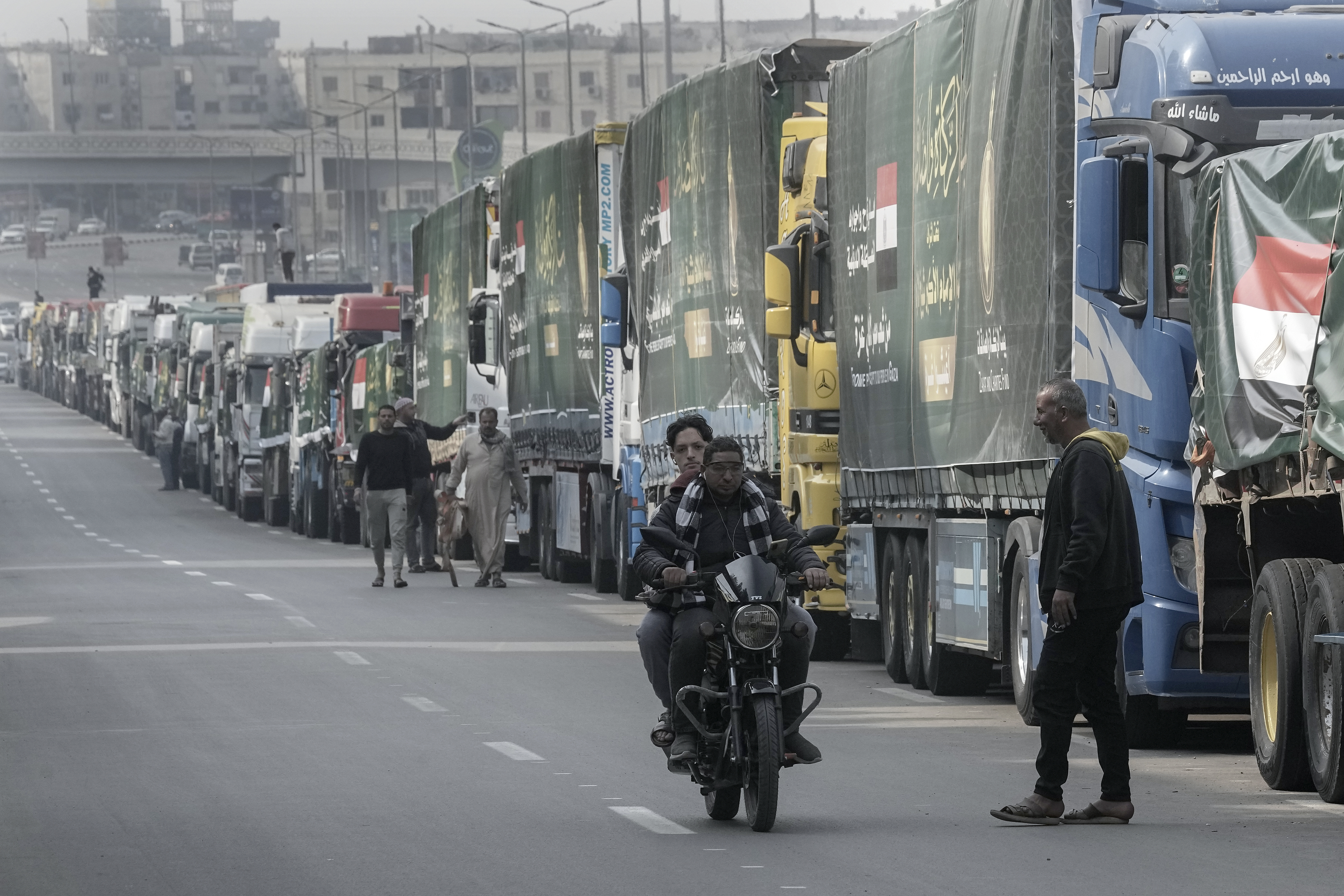 Infrastructure damage in Gaza hinders humanitarian aid distribution