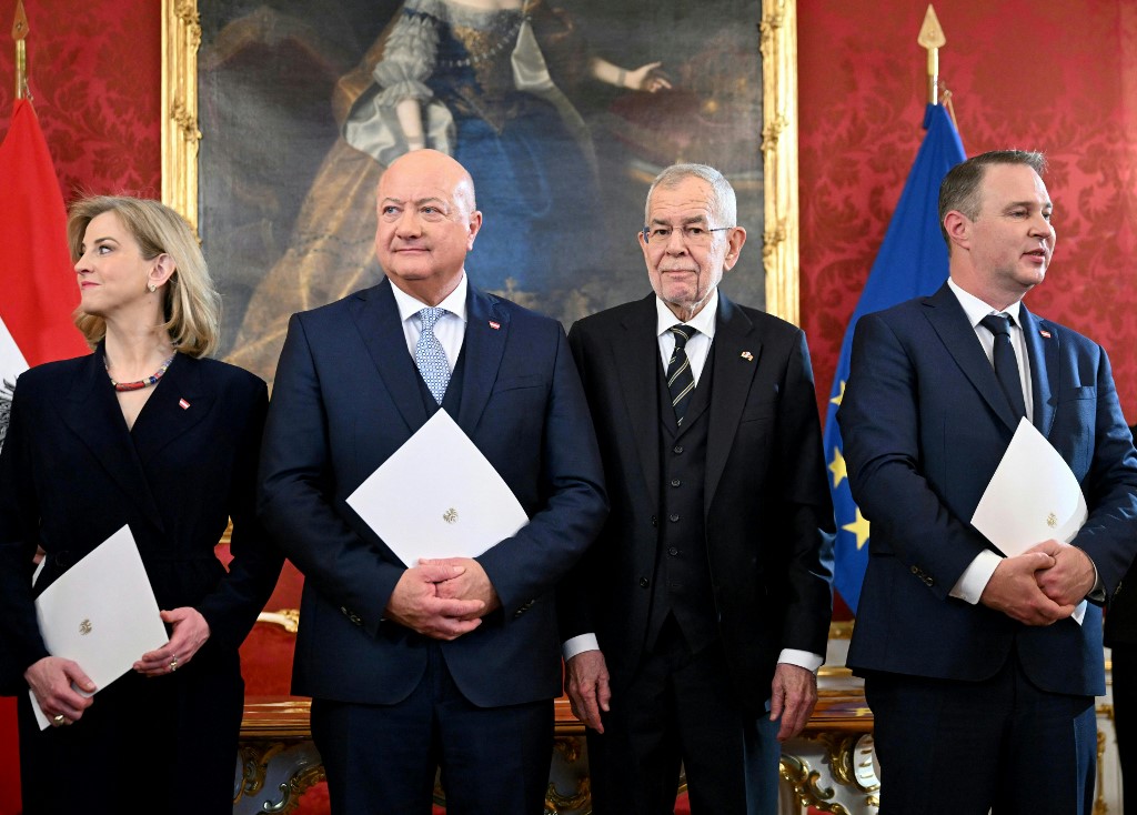 (L to R) Minister of Foreign Affairs Beate Meinl-Reisinger, Federal Chancellor Christian Stocker, Austria's Federal President Alexander Van der Bellen and Vice Chancellor Andreas Babler pose for a group March 3, 2025. [Roland Schlager/AFP]