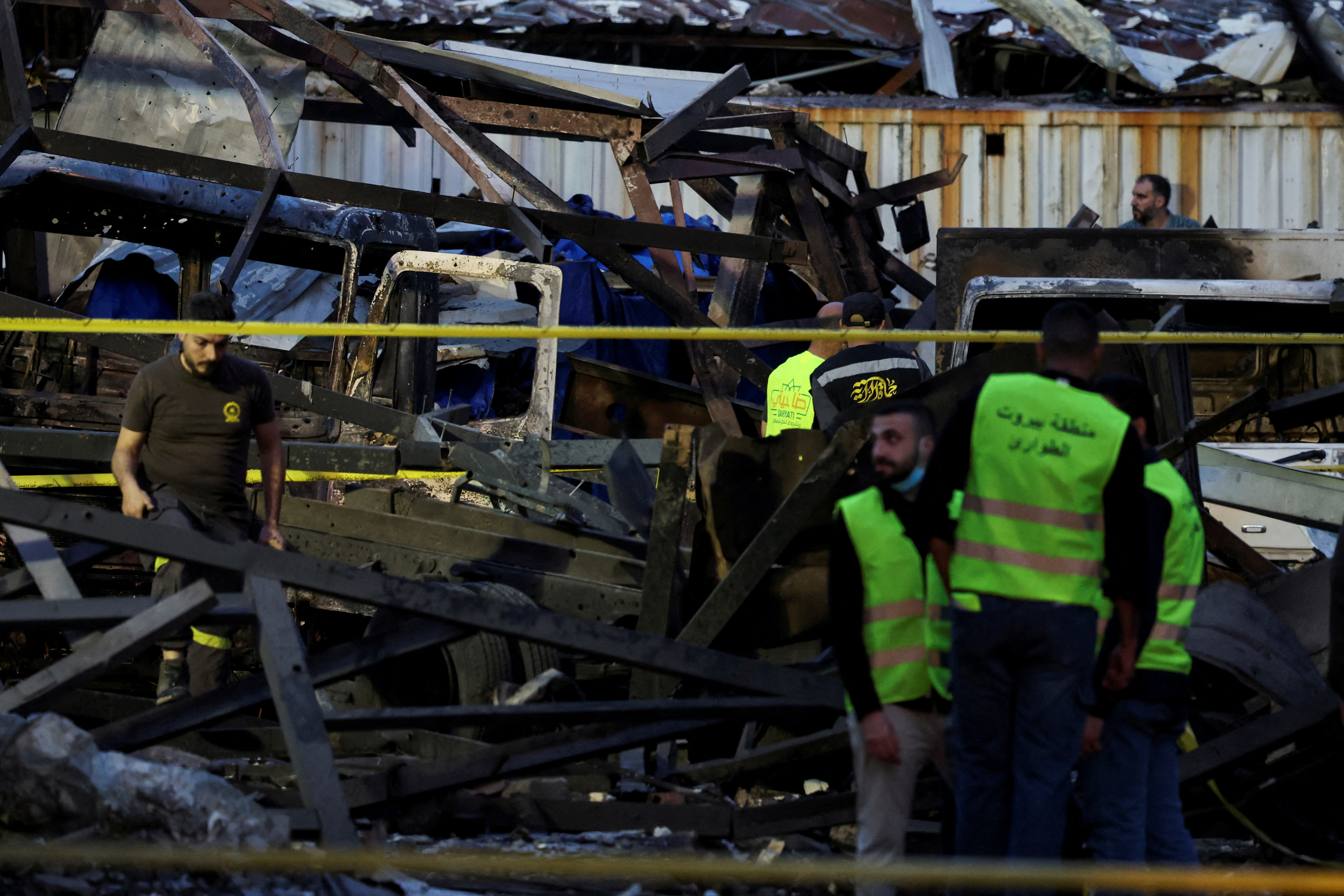People inspect the damage in the aftermath of an Israeli strike in Beirut southern suburbs, Lebanon April 27, 2025. REUTERS/Mohamed Azakir