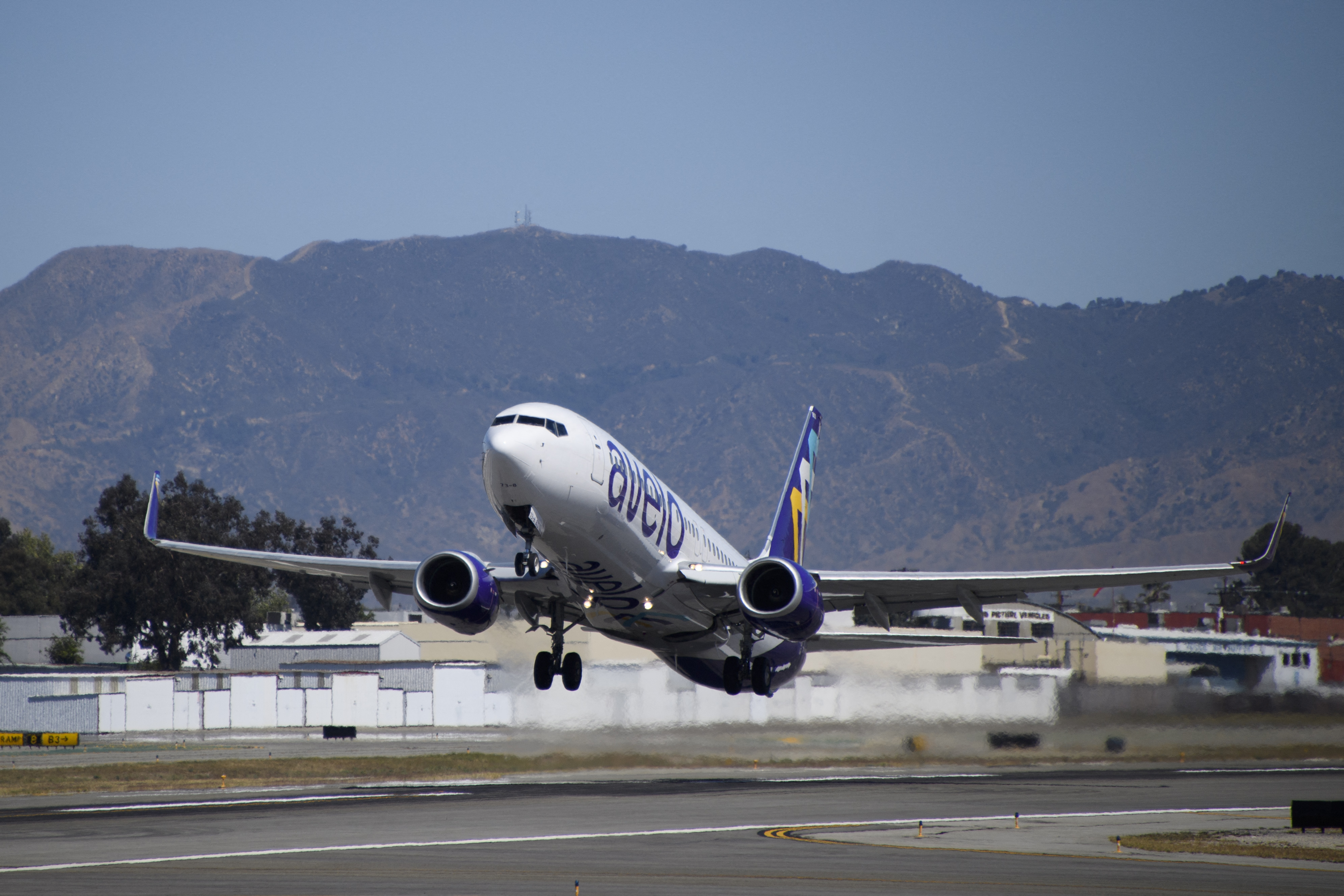 The inaugural flight of an Avelo Airlines Boeing Co. 737-800 takes off from Hollywood Burbank Airport (BUR) to Charles M. Schulz-Sonoma County Airport in Santa Rosa (STS) on April 28, 2021 in Burbank, California. Avelo Airlines begins low-cost carrier service with a fleet of Boeing Co. 737 aircraft as leisure travel resumes after the Covid-19 pandemic stunned the global airline industry. (Photo by Patrick T. FALLON / AFP)
