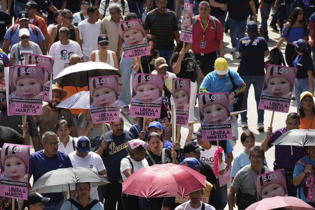 A protest calls for the return of Maikelys Espinoza