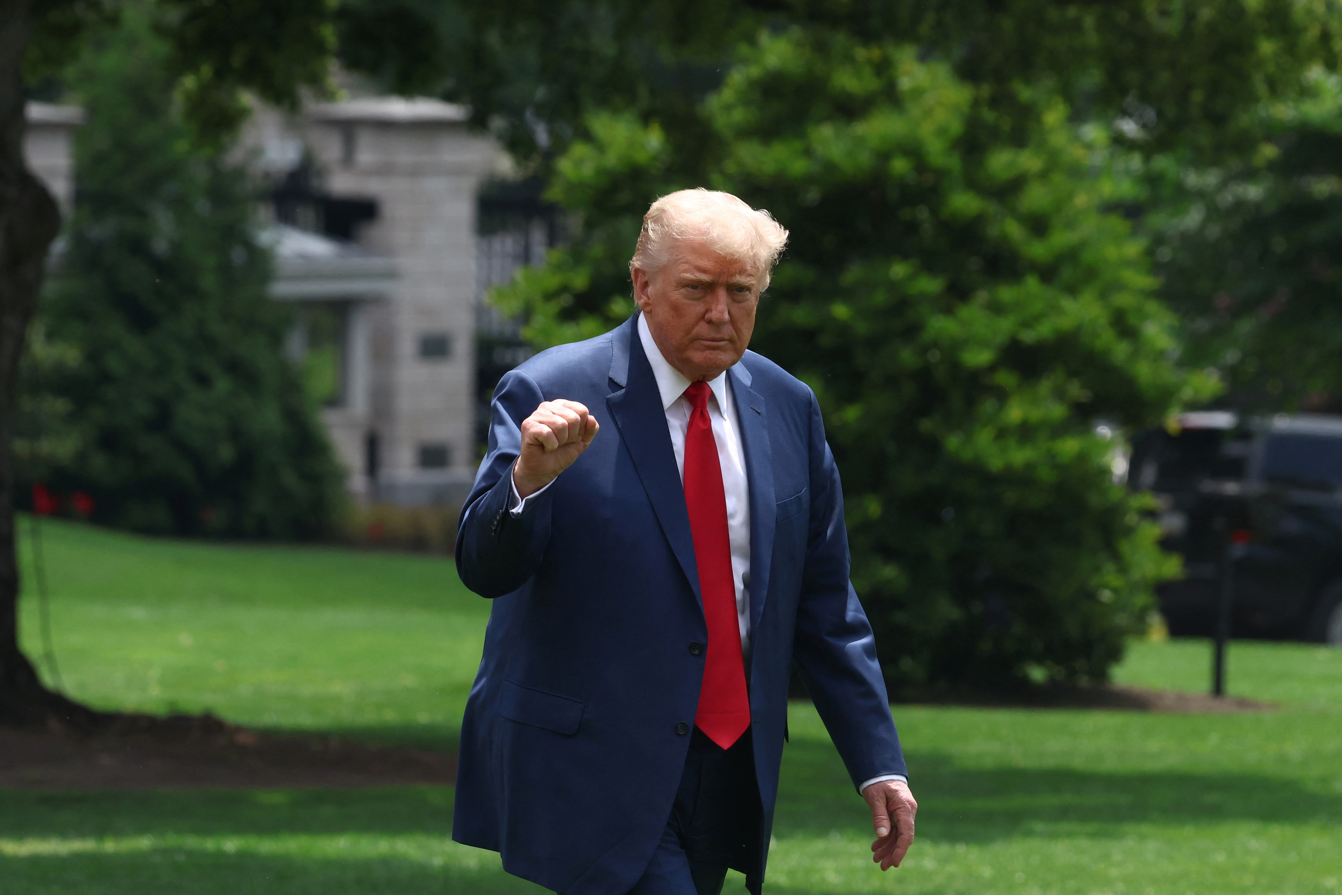 U.S. President Donald Trump arrives at the White House, in Washington, U.S., June 9, 2025. [Evelyn Hockstein/Reuters] (Reuters)