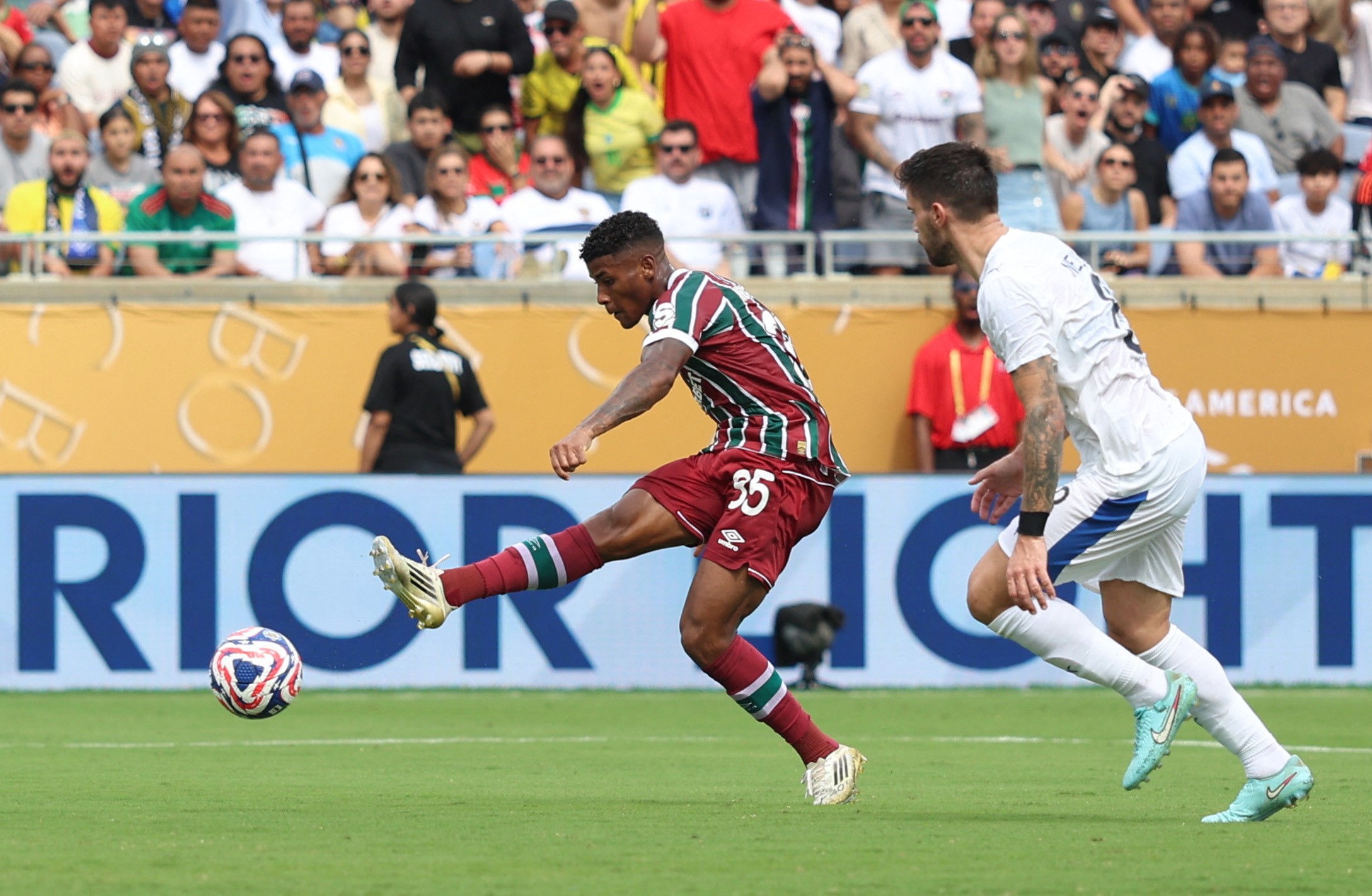 Fluminense's Hercules scores