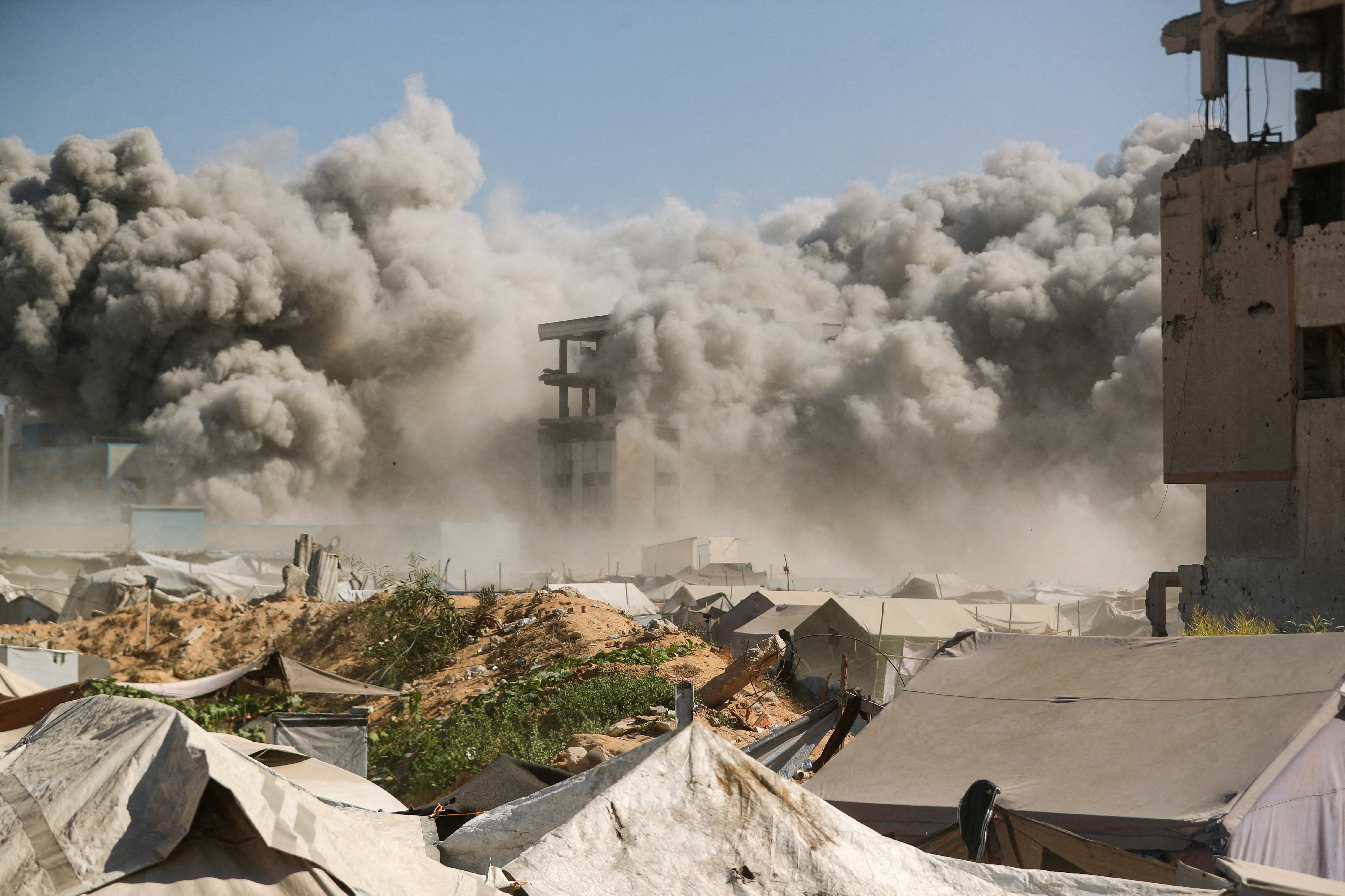 Israeli warplanes destroy residential tower in Gaza City, September 8, 2025. [Mahmoud Issa/Reuters]