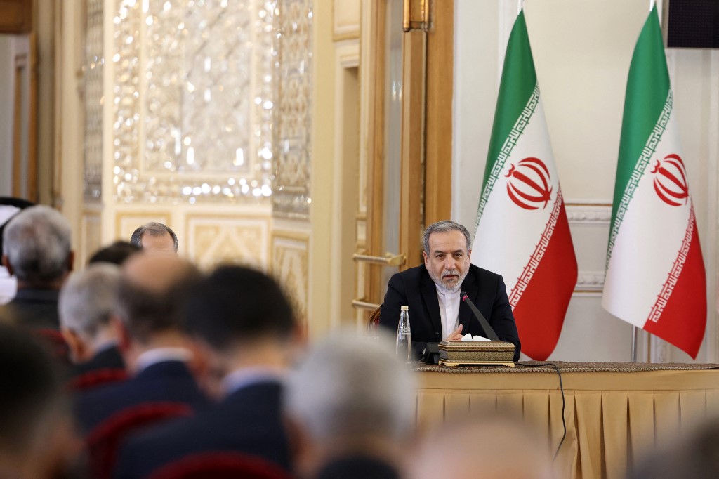Iranian Foreign Minister Abbas Araghchi addresses foreign ambassadors to Iran, in Tehran on October 5, 2025. Atta Kenare/AFP]