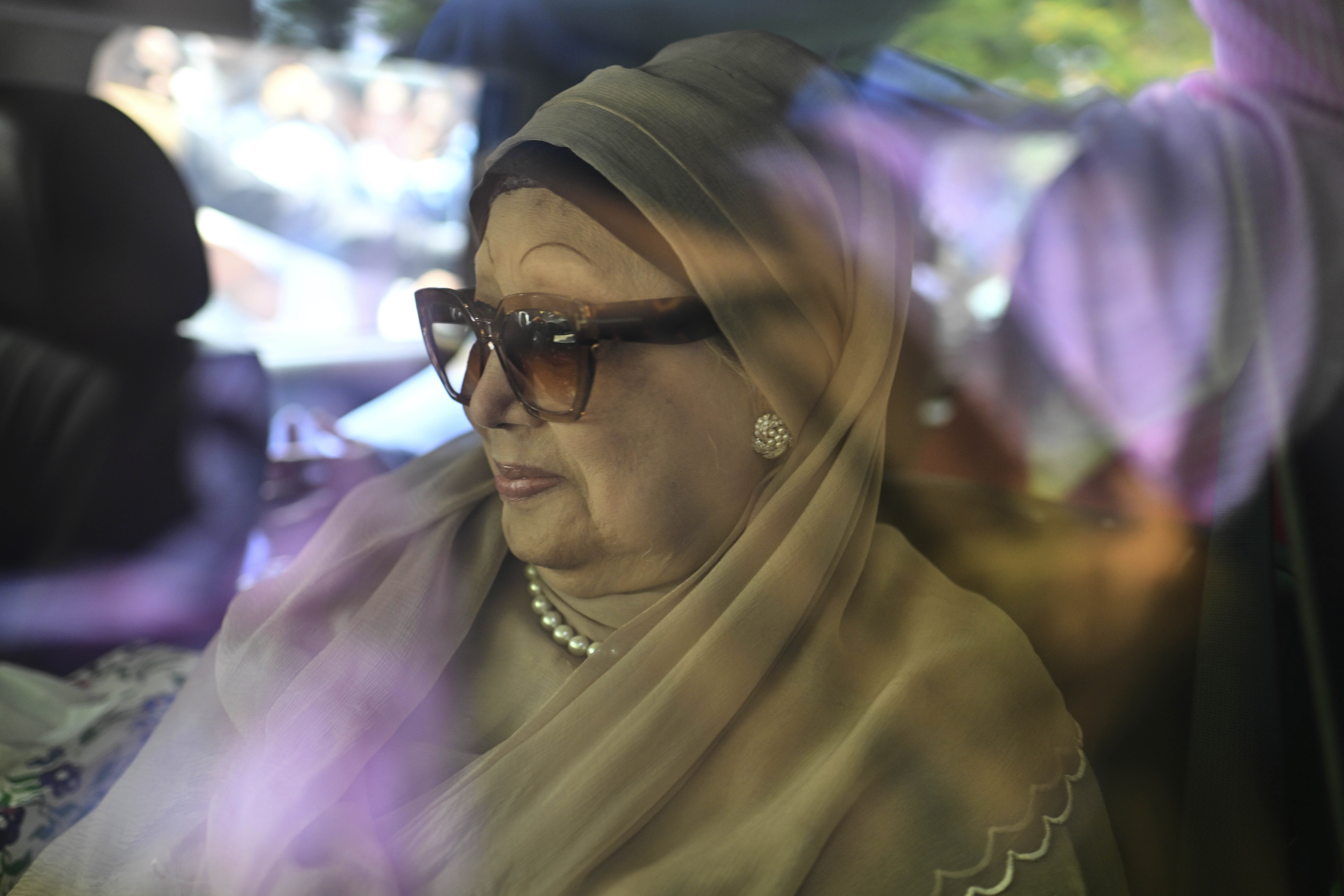 Bangladesh's ailing former Prime Minister Khaleda Zia leaves from airport in a car after she arrived from London, in Dhaka, Bangladesh, Tuesday, May 6, 2025.