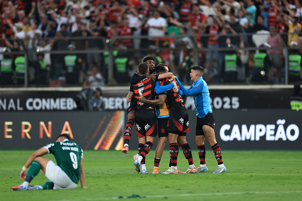 Players of Flamengo celebrate after winning and becoming champions following the 2025 Copa CONMEBOL Libertadores Final match between Palmeiras and Flamengo