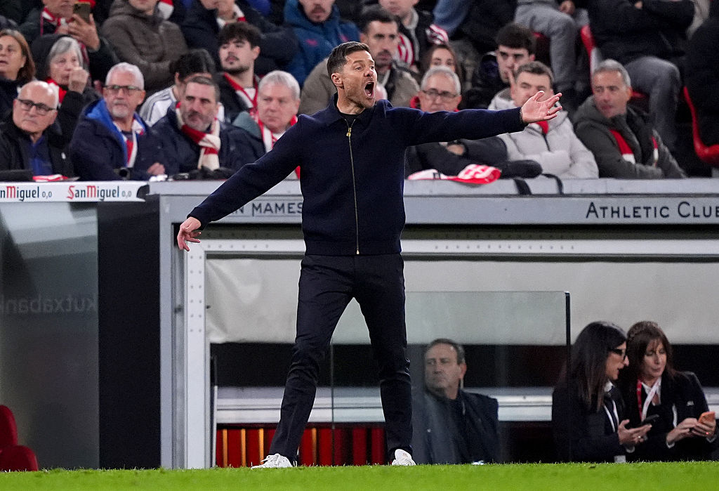 Xabi Alonso, Head Coach of Real Madrid, reacts during the LaLiga EA Sports match between Athletic Club and Real Madrid