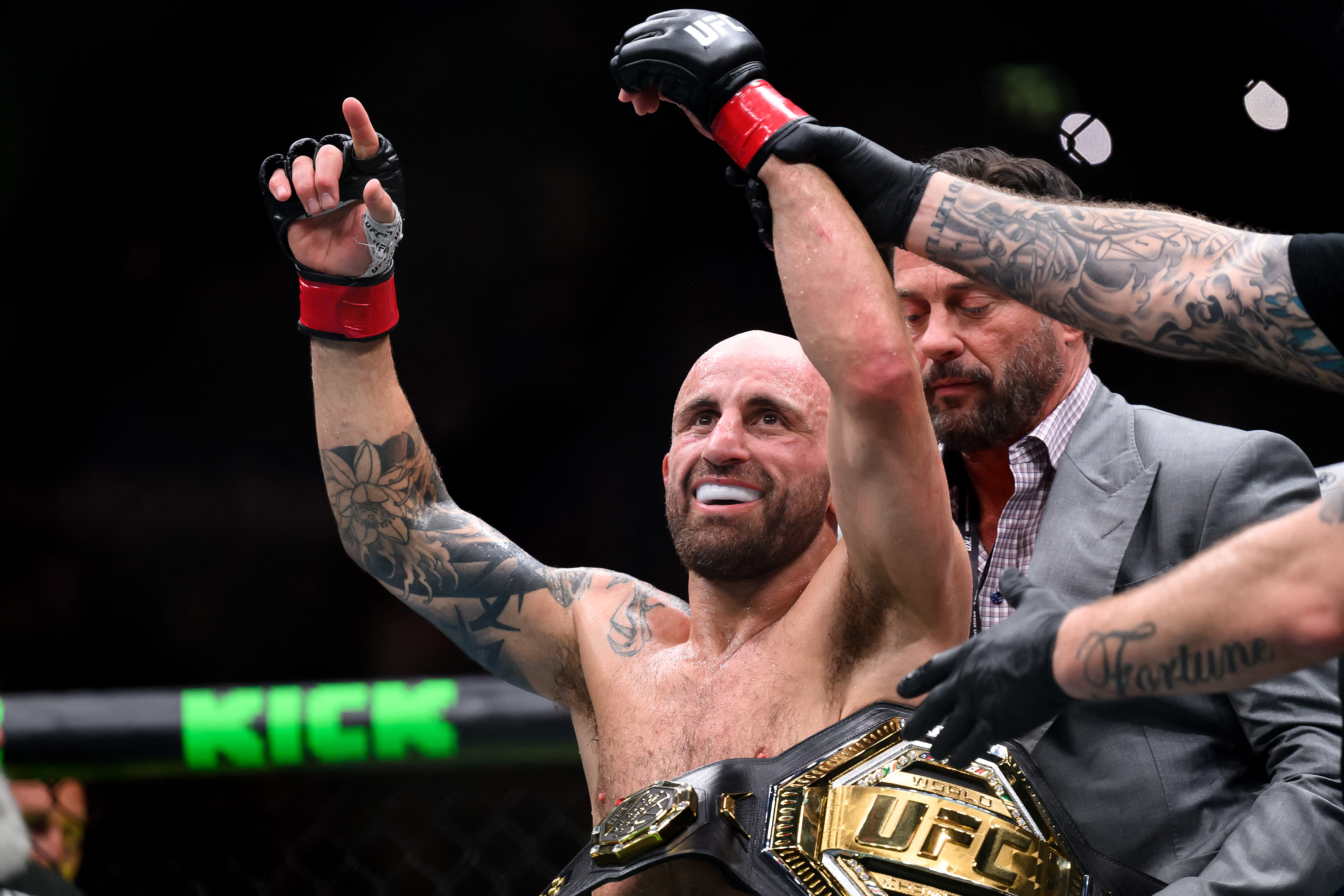 Alexander Volkanovski reacts.
