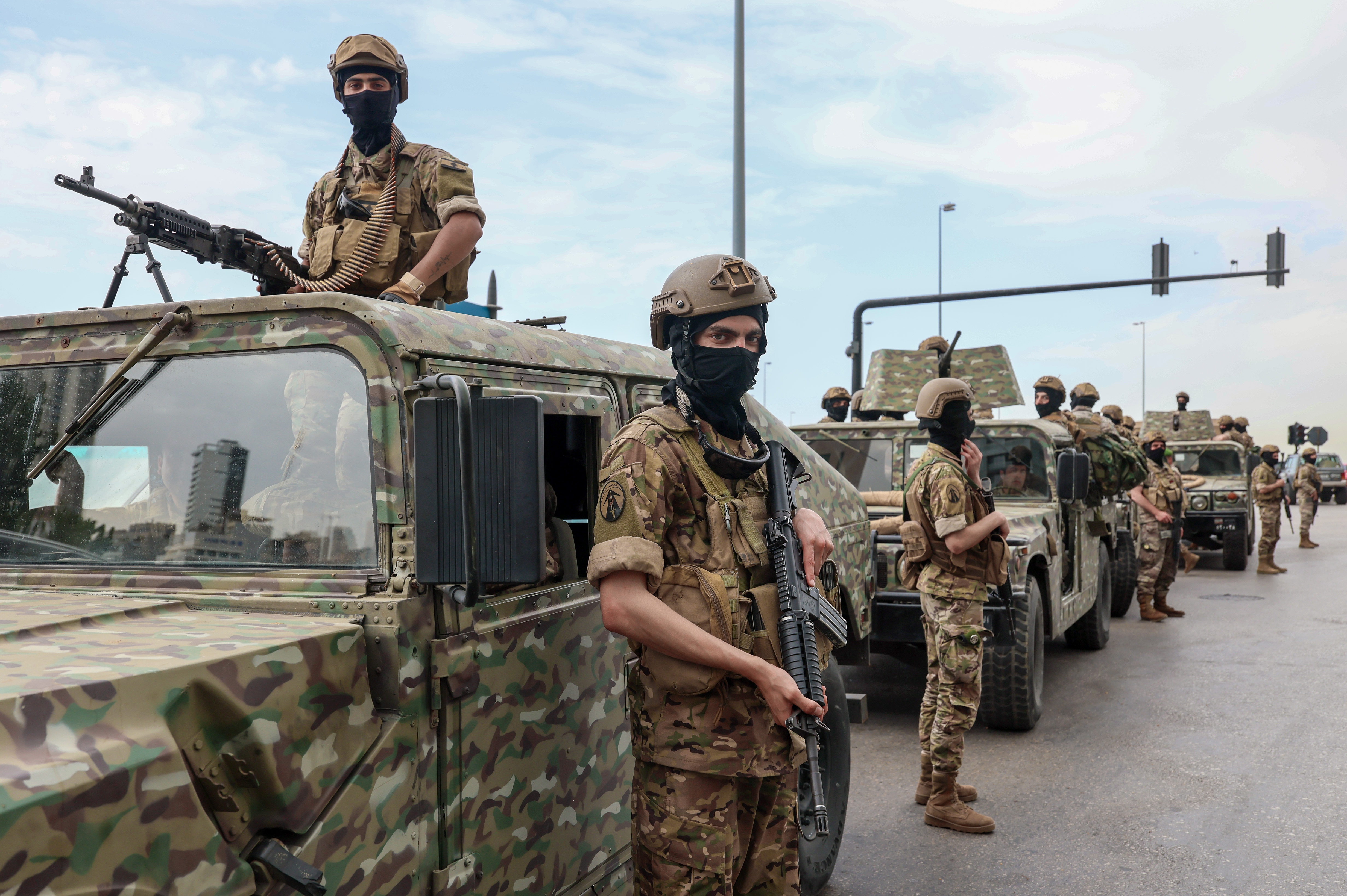 epa12957144 Lebanese army soldiers man a checkpoint in Beirut, Lebanon, 14 May 2026. Lebanese authorities announced that Internal Security Forces (ISF) and the Lebanese army have been mobilized as part of increased security measures to manage stability and protect displaced communities following a wave of internal displacement. According to the Disaster Management Unit of the Lebanese government, as of 14 May 2026, more than 33,125 families have been internally displaced in collective shelters across Lebanon. Since the start of renewed hostilities between Israel and Hezbollah, Israeli attacks across Lebanon have killed more than 2,900 people and injured more than 8,825 others. Despite a ceasefire formally established on 17 April, the humanitarian situation remains unstable. EPA/WAEL HAMZEH
