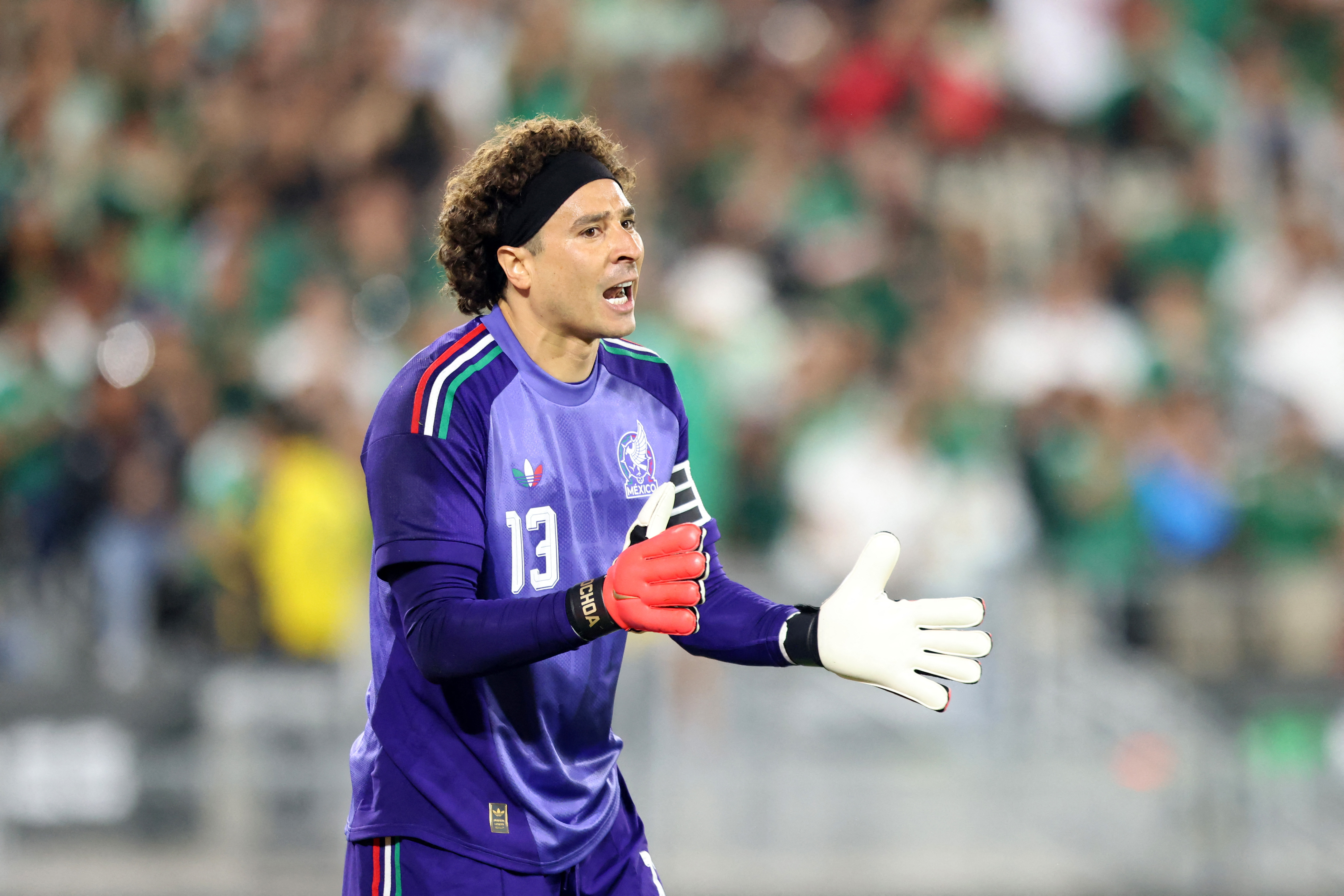 PASADENA, CALIFORNIA - MAY 30: Guillermo Ochoa of Mexico reacts during the international friendly match between Mexico and Australia at Rose Bowl Stadium on May 30, 2026 in Pasadena, California. Luiza Moraes/Getty Images/AFP (Photo by Luiza Moraes / GETTY IMAGES NORTH AMERICA / Getty Images via AFP)