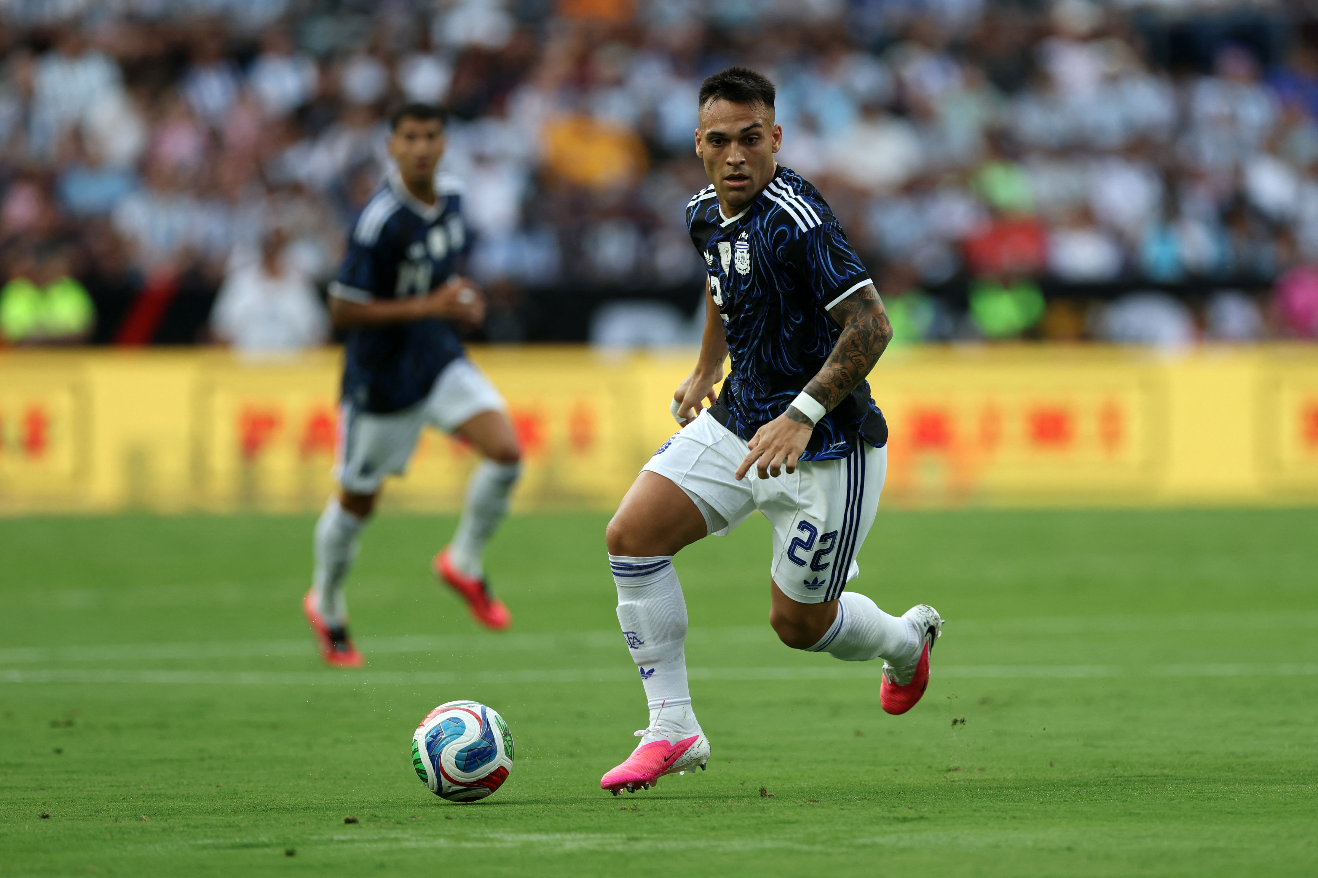 COLLEGE STATION, TEXAS - JUNE 06: Lautaro Martinez of Argentina runs with the ball during the international friendly match between Argentina and Honduras at Kyle Field on June 06, 2026 in College Station, Texas. Tim Warner/Getty Images/AFP (Photo by Tim Warner / GETTY IMAGES NORTH AMERICA / Getty Images via AFP)