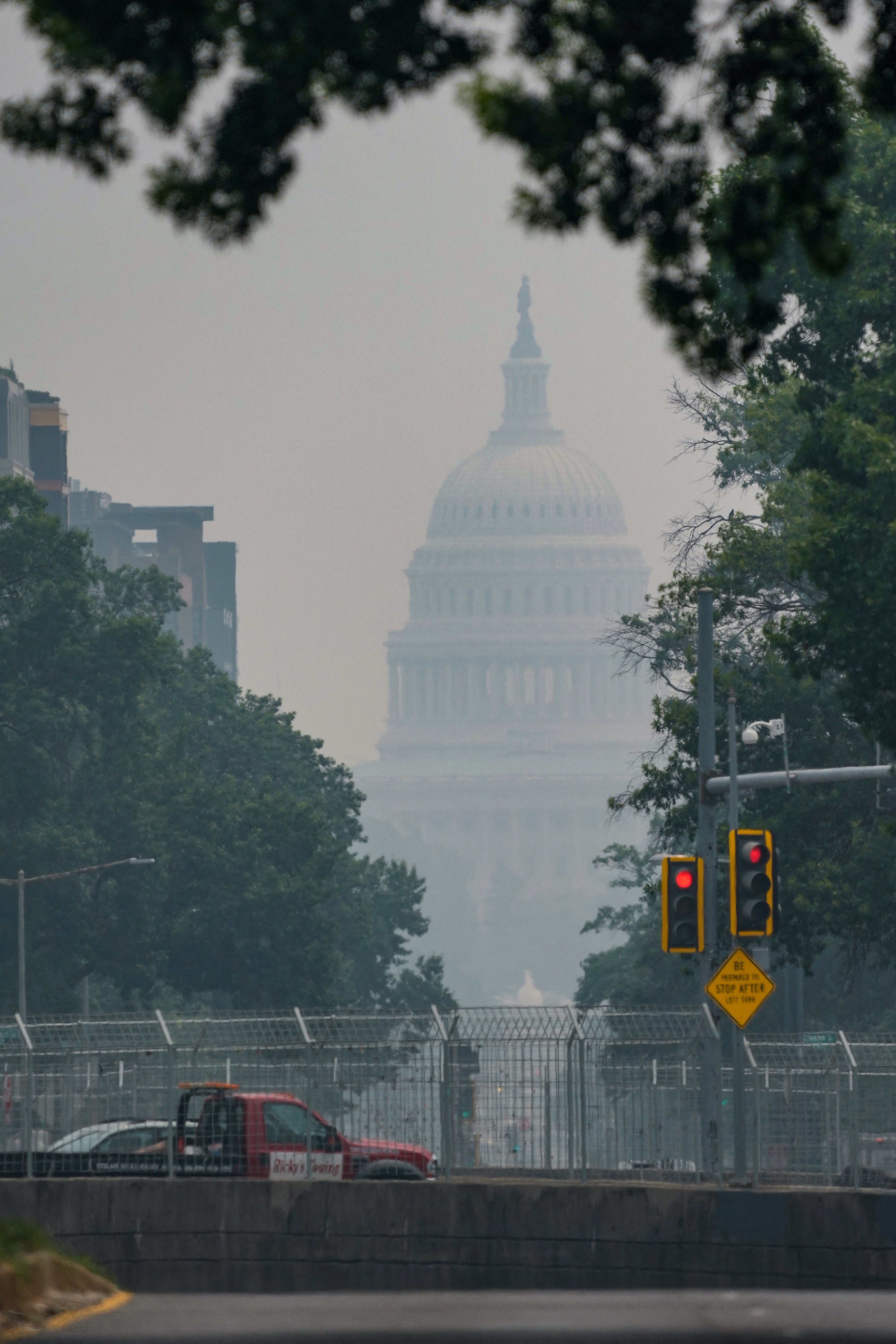 Smoke from Canadian wildfires clouds the U.S. Capitol in Washington, D.C., U.S., July 17, 2026. REUTERS/Ken Cedeno