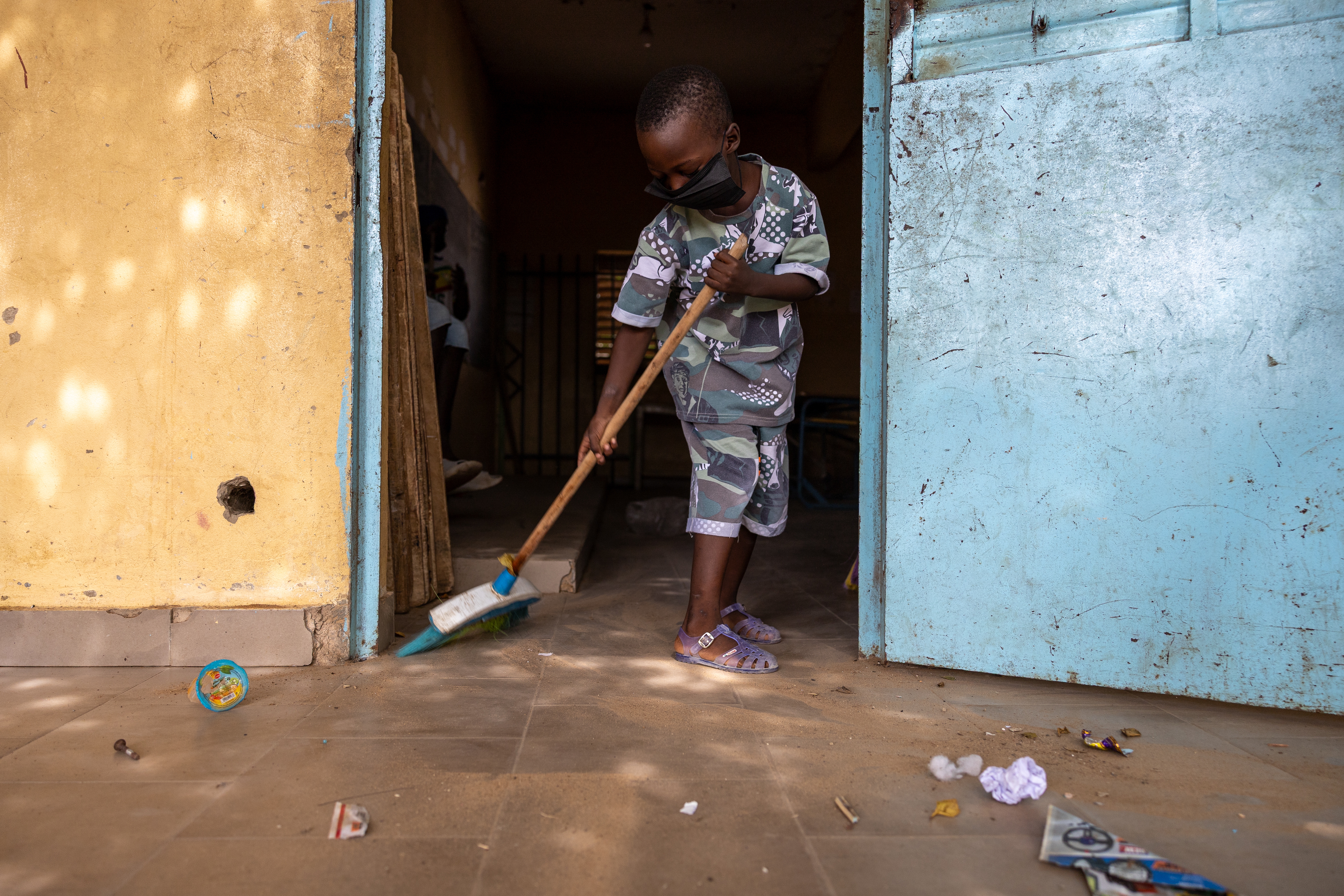 Dakar community unites to clean school ahead of academic year